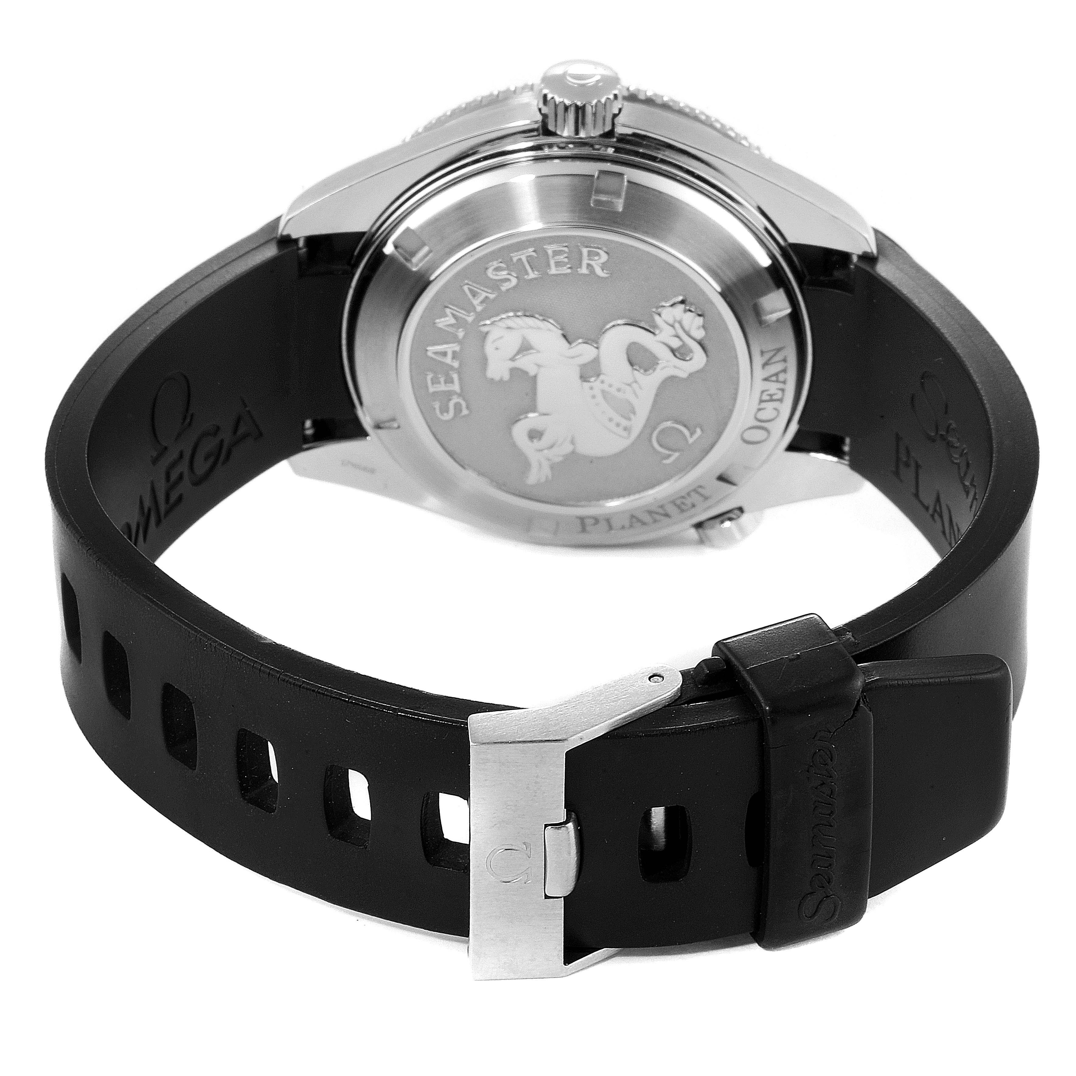 The image shows the back case and strap of an Omega Seamaster 2909.50.91 Men
s Stainless Steel Black Dial 2909.50.91 Men
s Stainless Steel Black Dial model watch, highlighting the engraved logo and clasp.