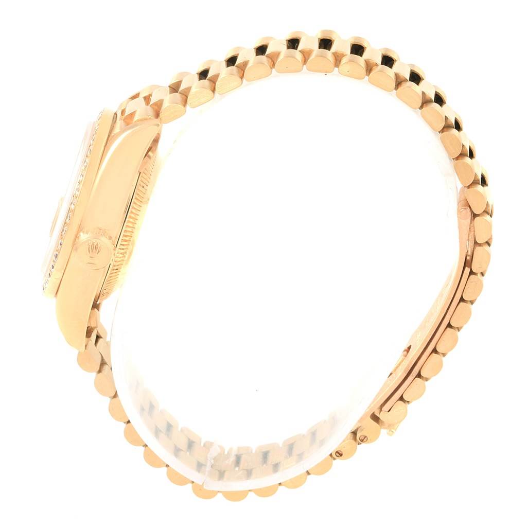 The image shows a side profile of the Rolex President 69138 Women
s Yellow Gold Champagne Dial 69138 Women
s Yellow Gold Champagne Dial watch, highlighting the bezel, case, and bracelet.