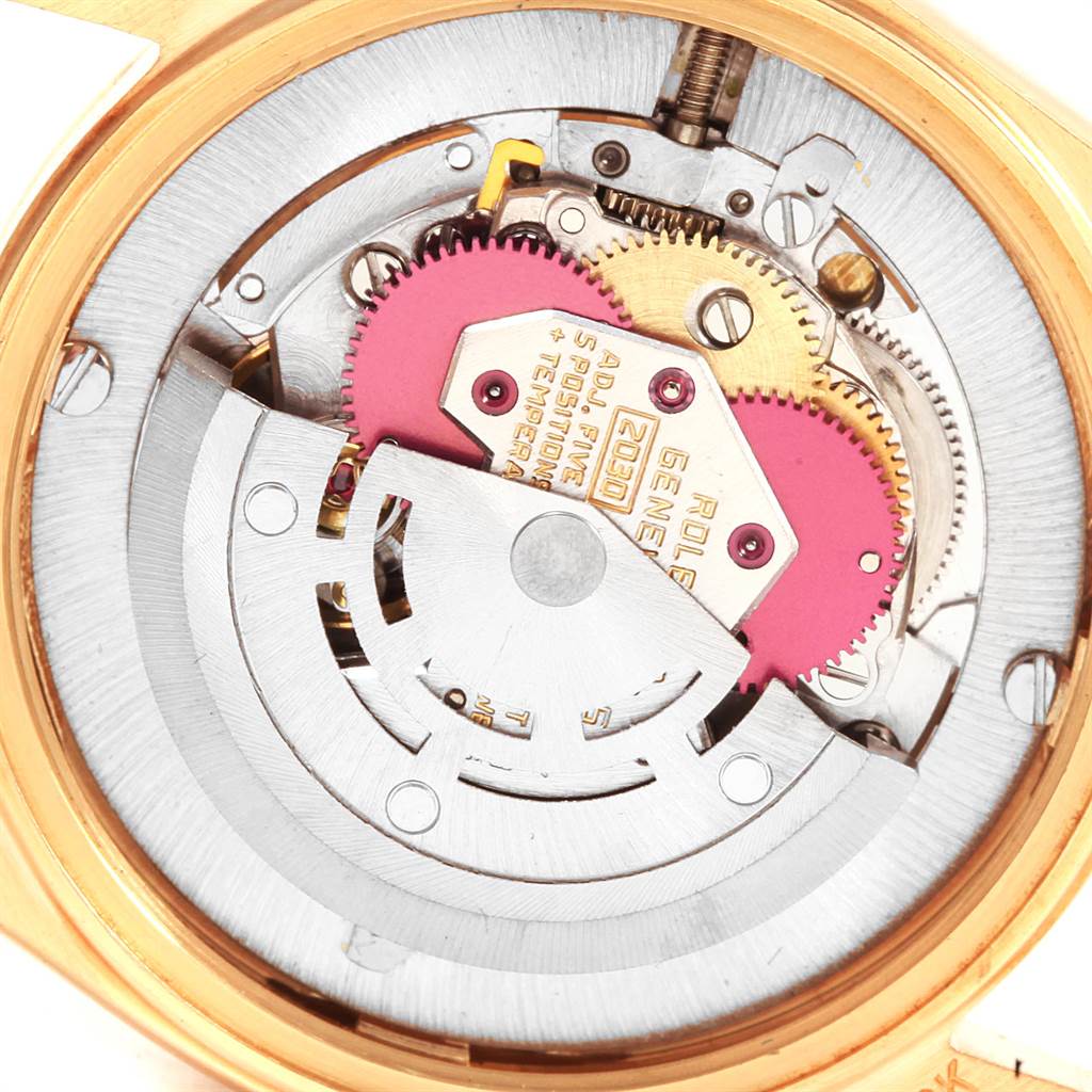 The image shows the internal mechanical movement of the Rolex President 6827 Women
s Yellow Gold Champagne Dial 6827 Women
s Yellow Gold Champagne Dial model watch from a top-down angle.