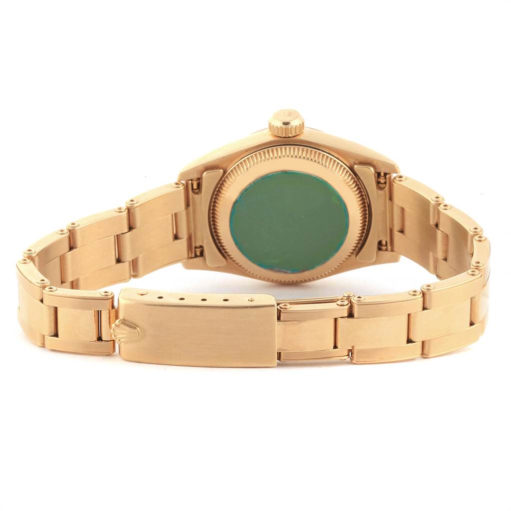 This image shows the back view of a Rolex President 67198 Women
s Yellow Gold Black Dial 67198 Women
s Yellow Gold Black Dial model watch, highlighting the bracelet and clasp.