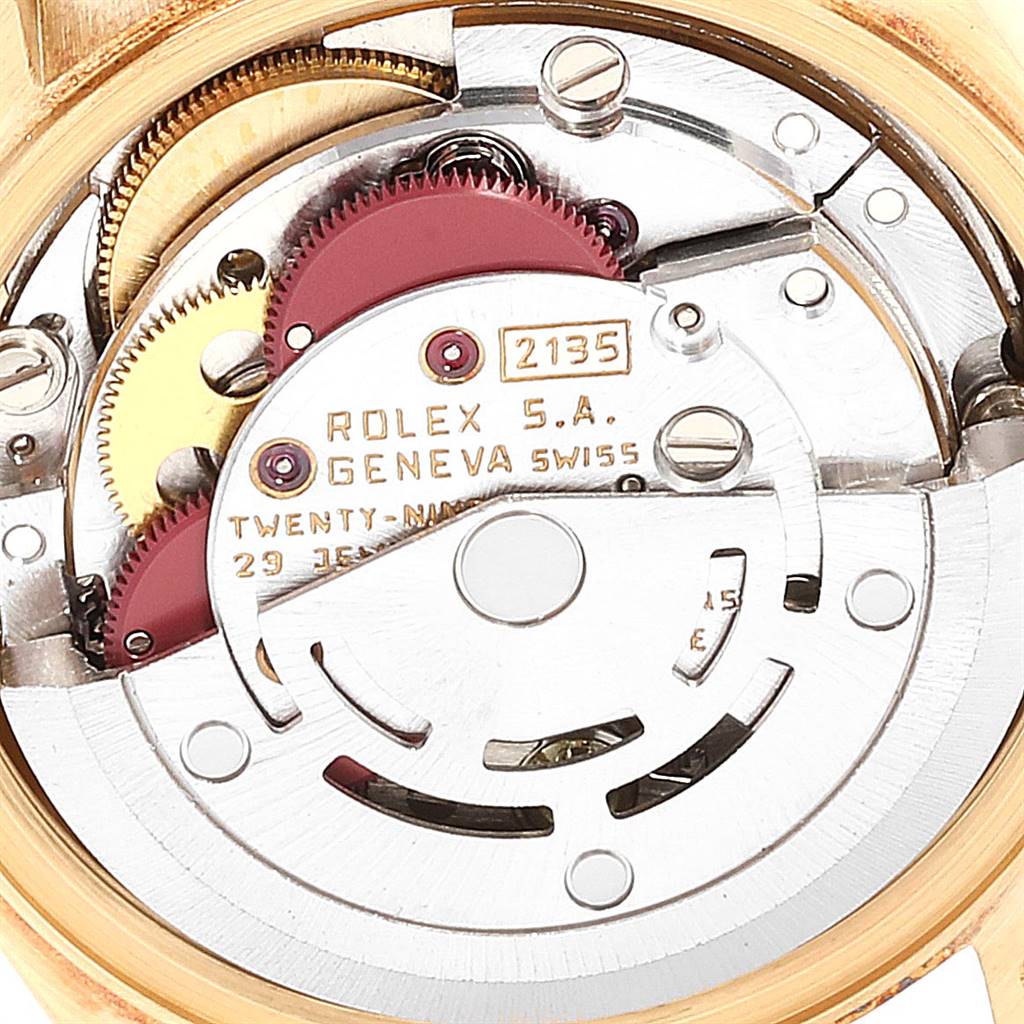 This image shows the internal movement mechanism of the Rolex President 69138 Women
s Yellow Gold Champagne Dial 69138 Women
s Yellow Gold Champagne Dial model watch.