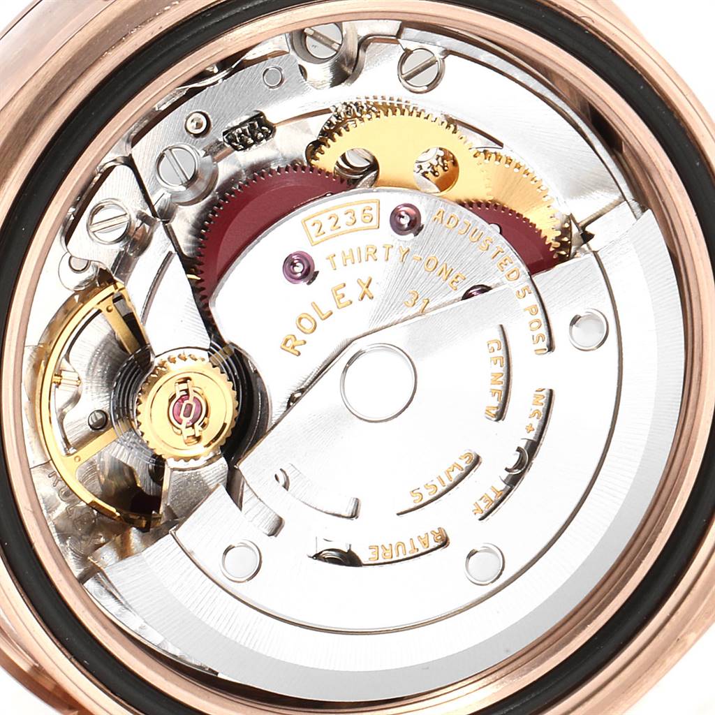 This image shows a close-up of the internal mechanical parts of a Rolex President 279165 Women
s Rose Gold Brown Dial 279165 Women
s Rose Gold Brown Dial model watch, highlighting its movement components.