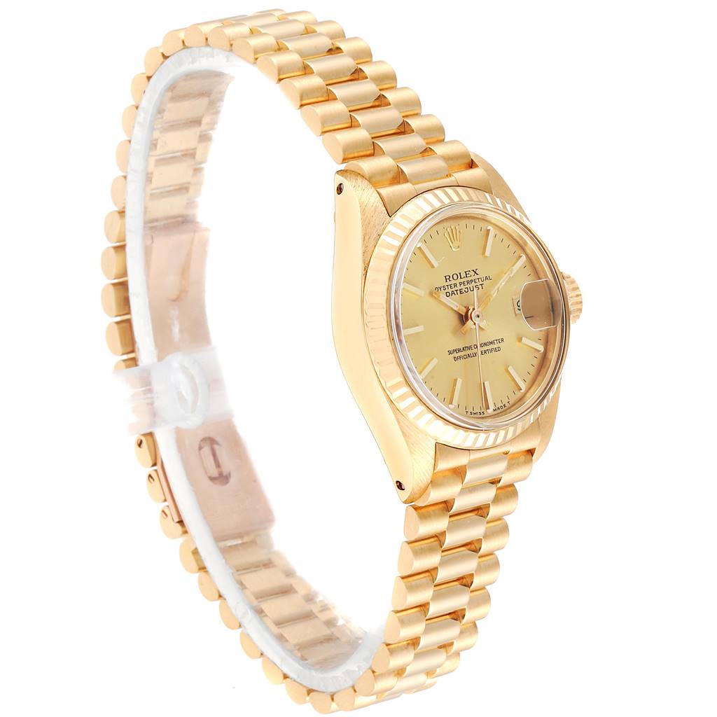 This image shows a side view of a Rolex President 6917 Women
s Yellow Gold Champagne Dial 6917 Women
s Yellow Gold Champagne Dial model watch, highlighting its gold bracelet and round dial.