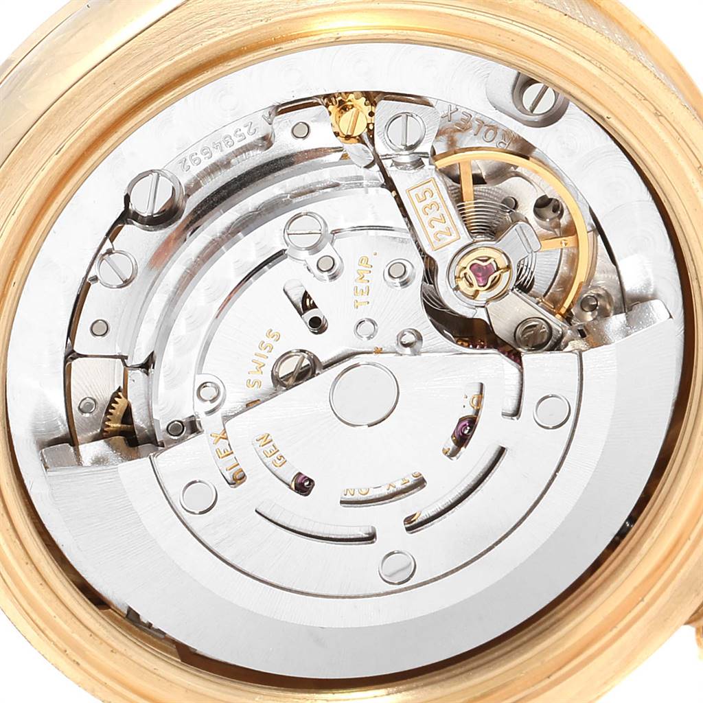 This image shows the internal movement mechanism of a Rolex President 178158 Women
s Yellow Gold Mother of Pearl Dial 178158 Women
s Yellow Gold Mother of Pearl Dial model watch from a close-up angle.