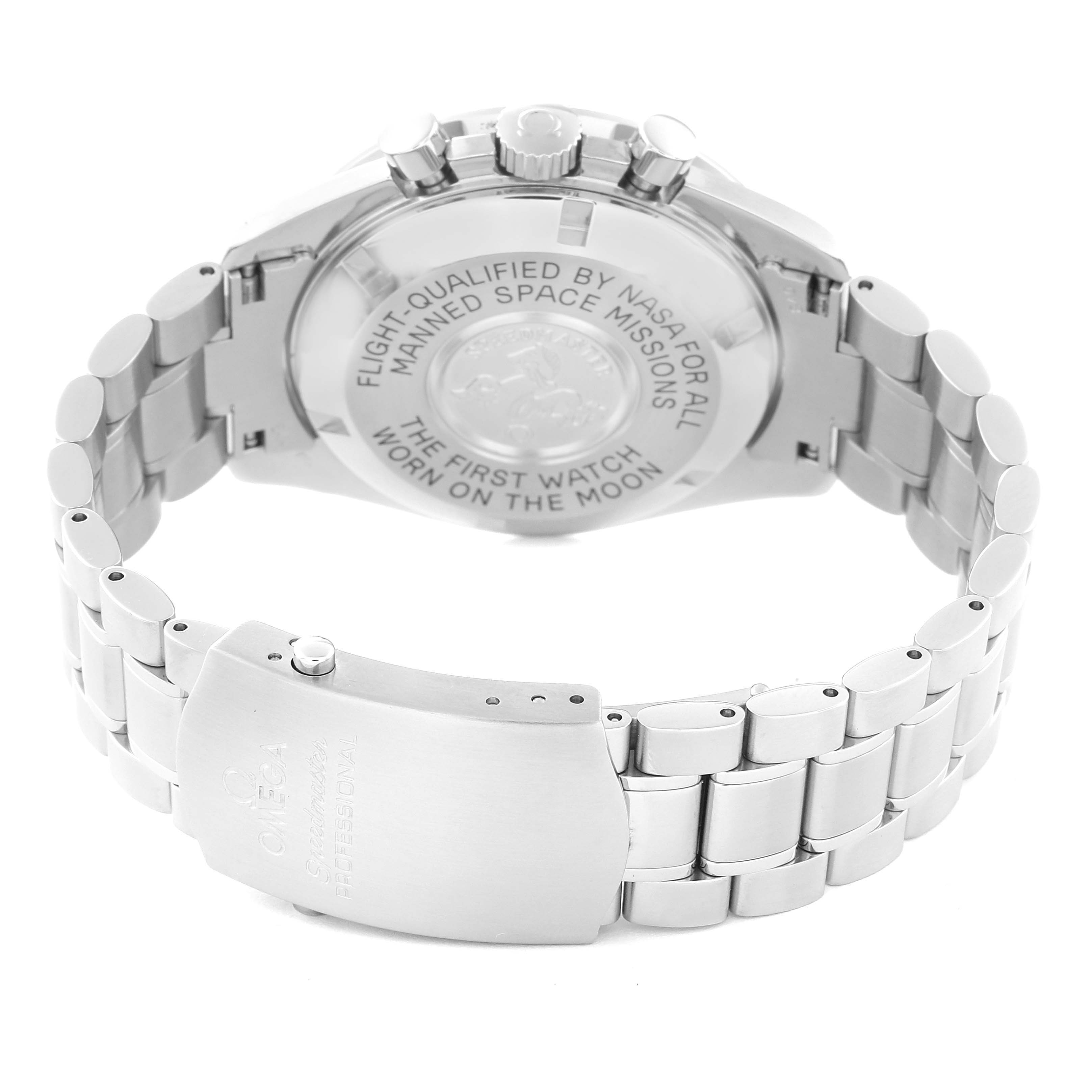 The image shows the back case and bracelet of an Omega Speedmaster 3570.50.00 Men
s Stainless Steel Black Dial 3570.50.00 Men
s Stainless Steel Black Dial watch, highlighting the engraved text and clasp mechanism.