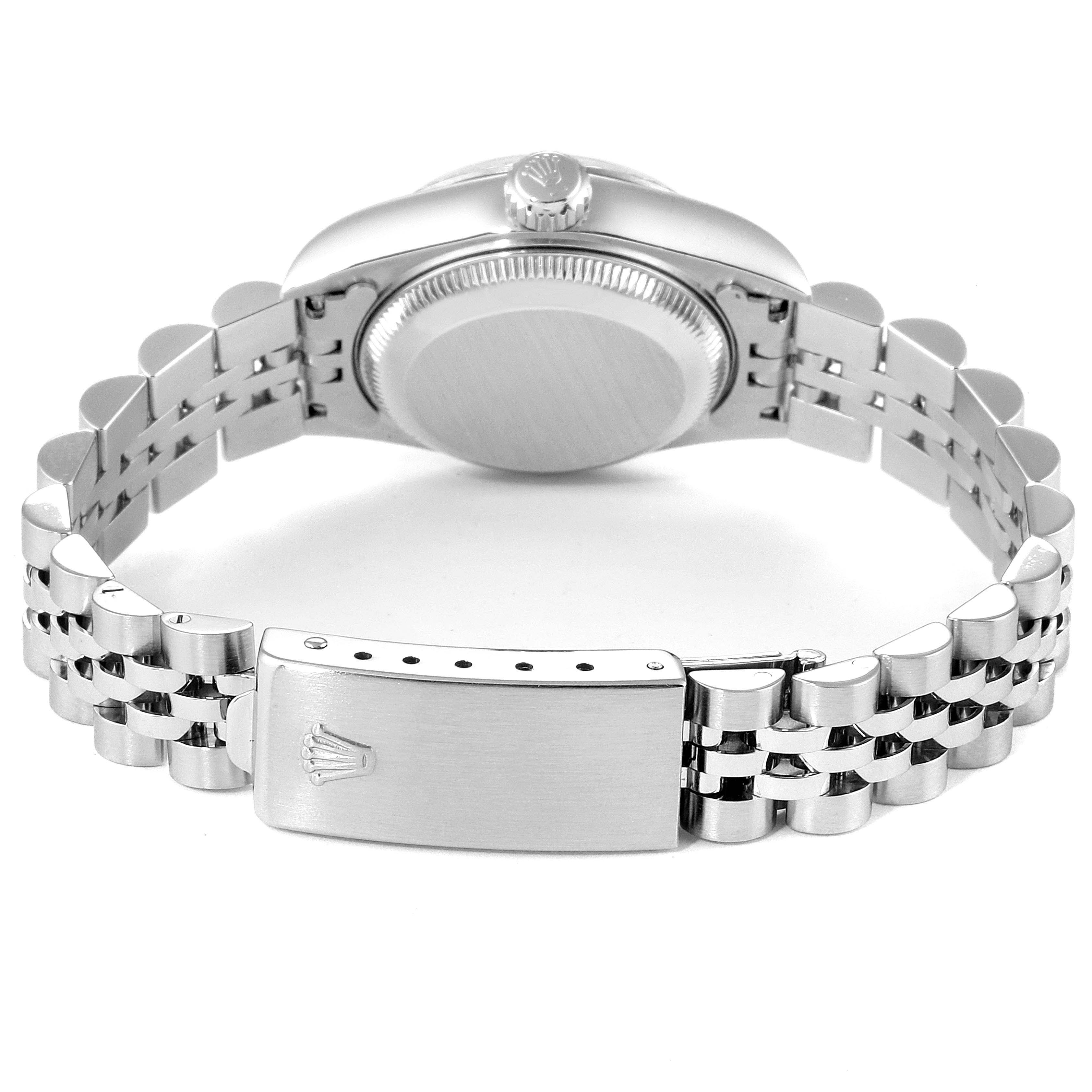 This image shows the back casing and the bracelet with the clasp of the Rolex Datejust 69174 Women
s Stainless Steel Silver Dial 69174 Women
s Stainless Steel Silver Dial watch.