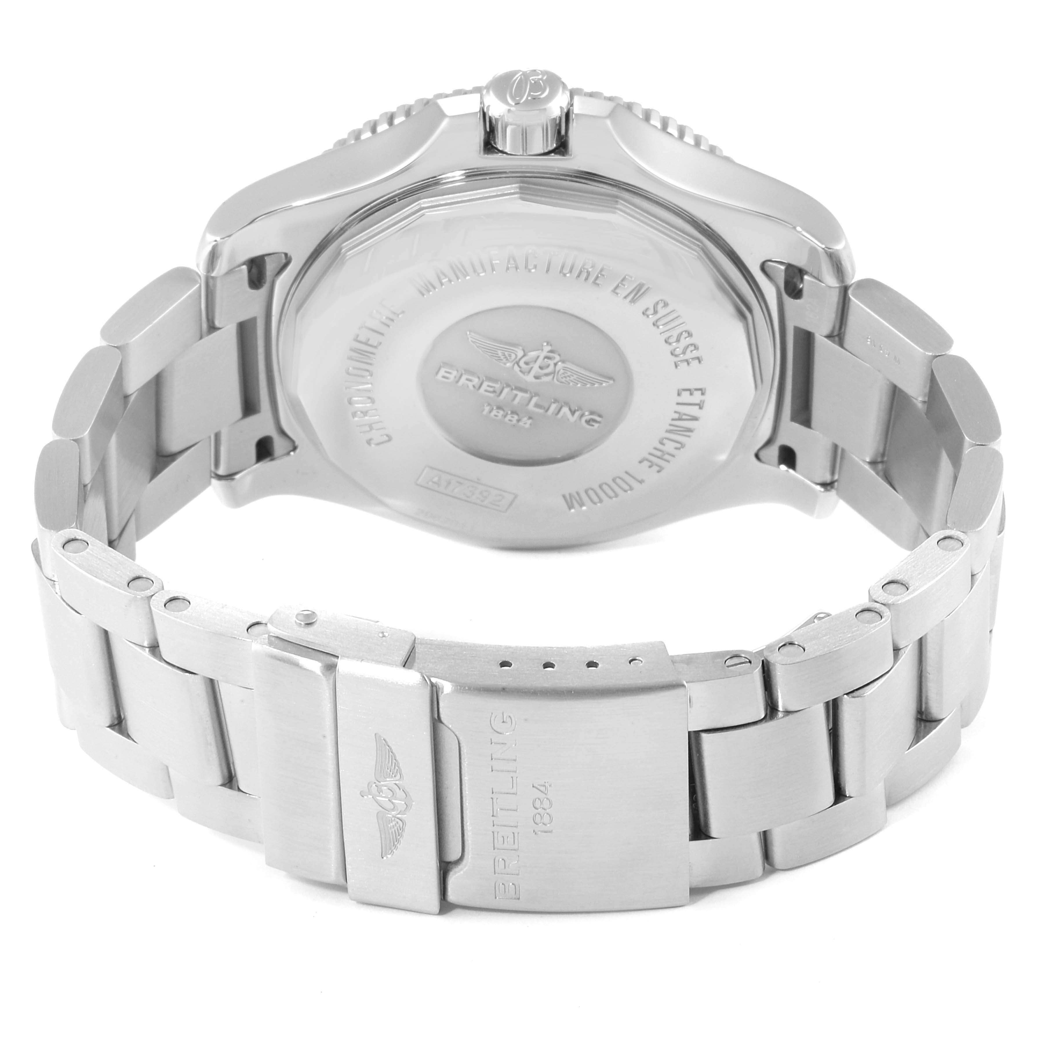 This image shows the back case and stainless steel bracelet of a Breitling Superocean A17392D8/C910 Men
s Stainless Steel Black Dial A17392D8/C910 Men
s Stainless Steel Black Dial watch.