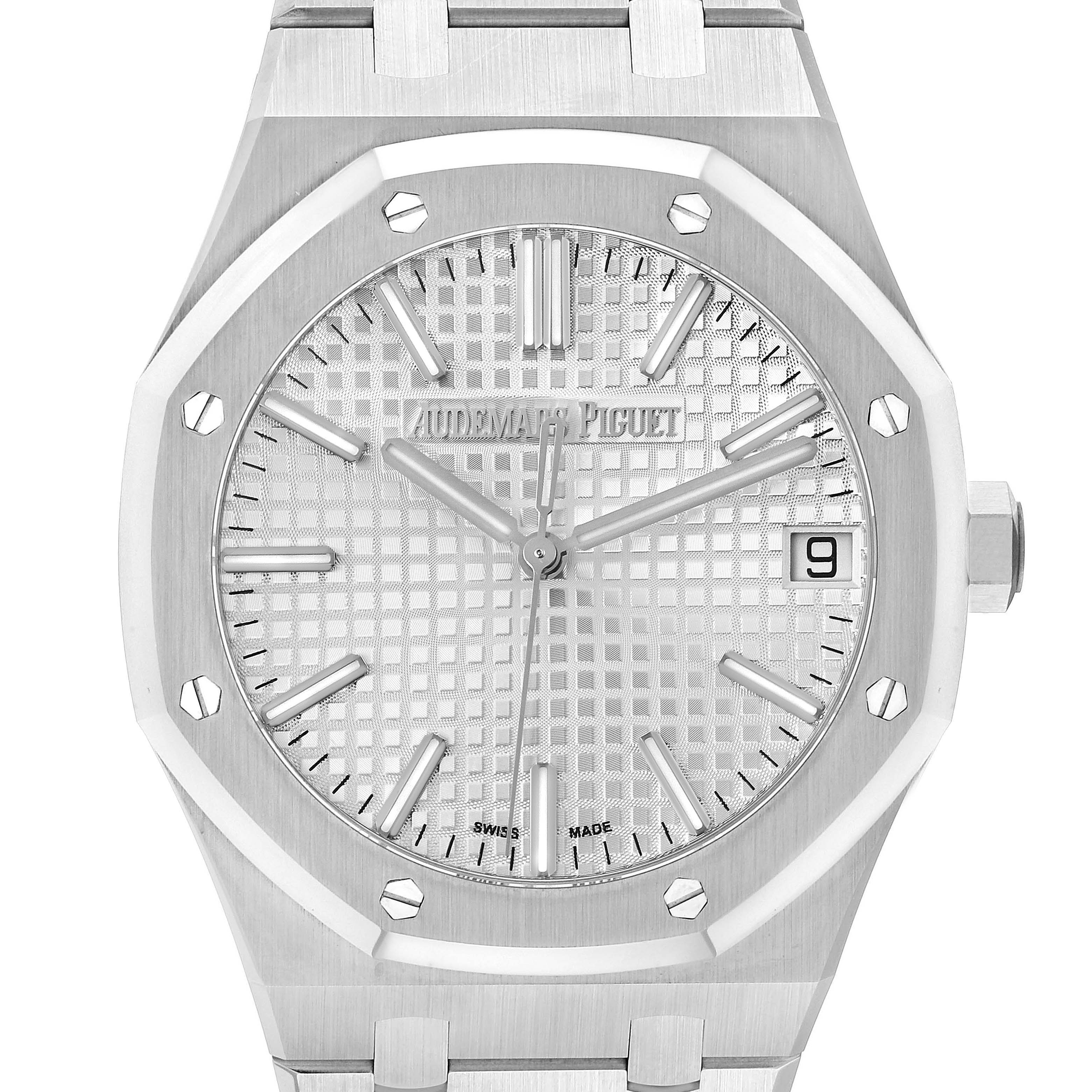 The image shows a frontal view of the Audemars Piguet Royal Oak 15510ST.OO.1320ST.08 Men
s Stainless Steel Silver Dial 15510ST.OO.1320ST.08 Men
s Stainless Steel Silver Dial watch, highlighting its dial, bezel, and bracelet.