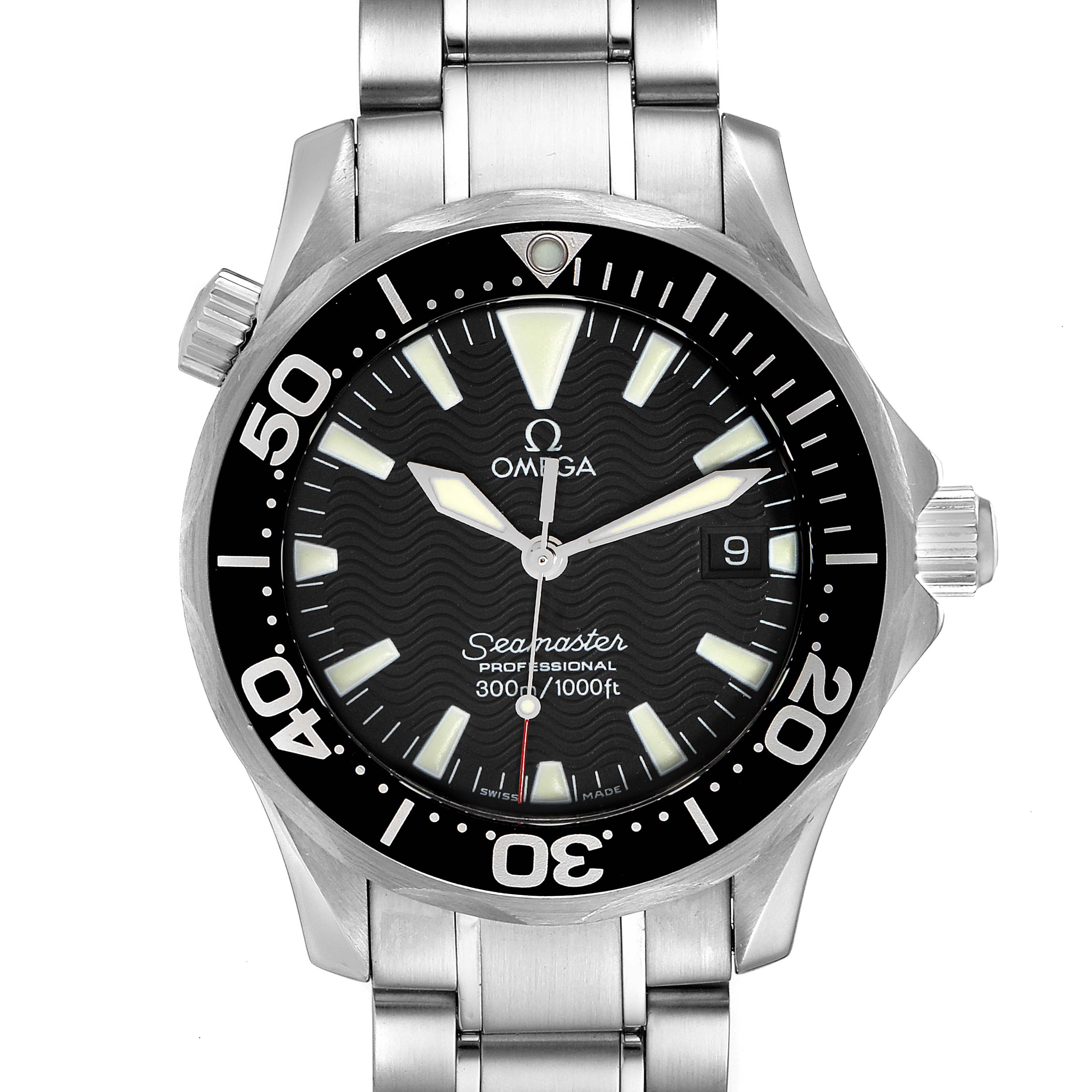 This image shows the front view of an Omega Seamaster 2262.50.00 Men
s Stainless Steel Black Dial 2262.50.00 Men
s Stainless Steel Black Dial watch, highlighting the dial, bezel, and stainless steel bracelet.