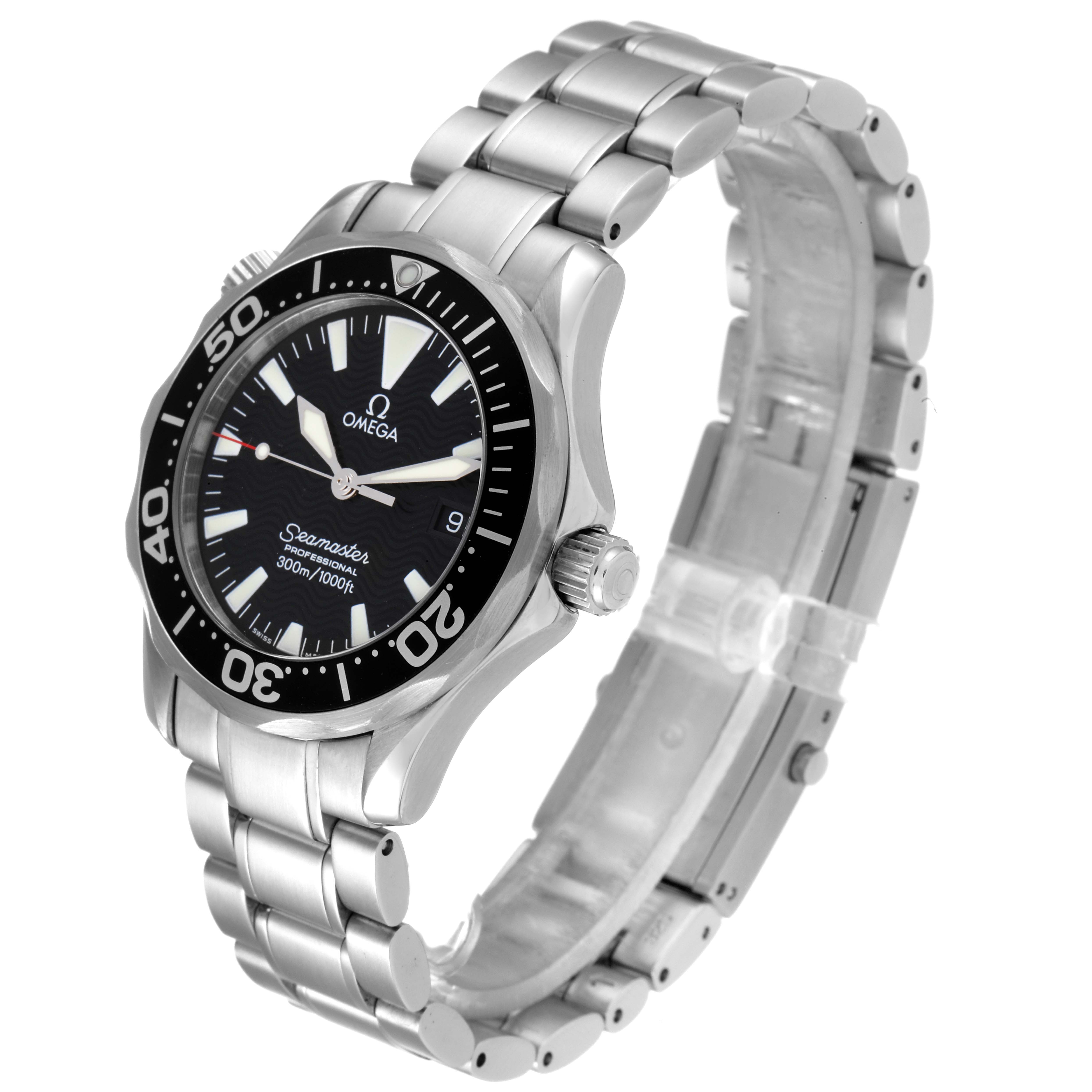 The image shows an angled view of an Omega Seamaster 2262.50.00 Men
s Stainless Steel Black Dial 2262.50.00 Men
s Stainless Steel Black Dial watch, focusing on its dial, bezel, and metal bracelet.