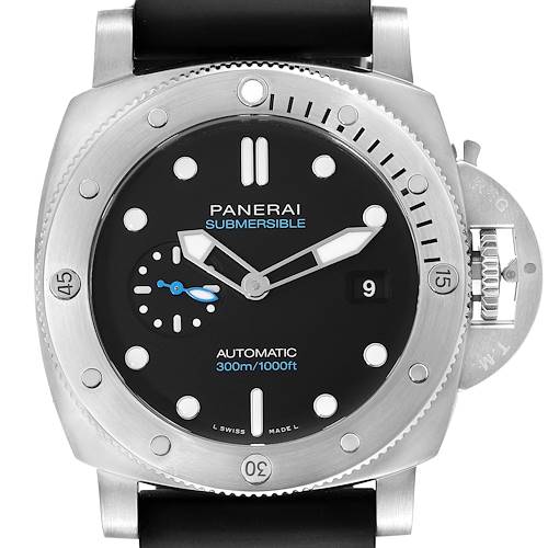 The image shows a front view of a Panerai Submersible watch, highlighting the dial, bezel, and crown guard.