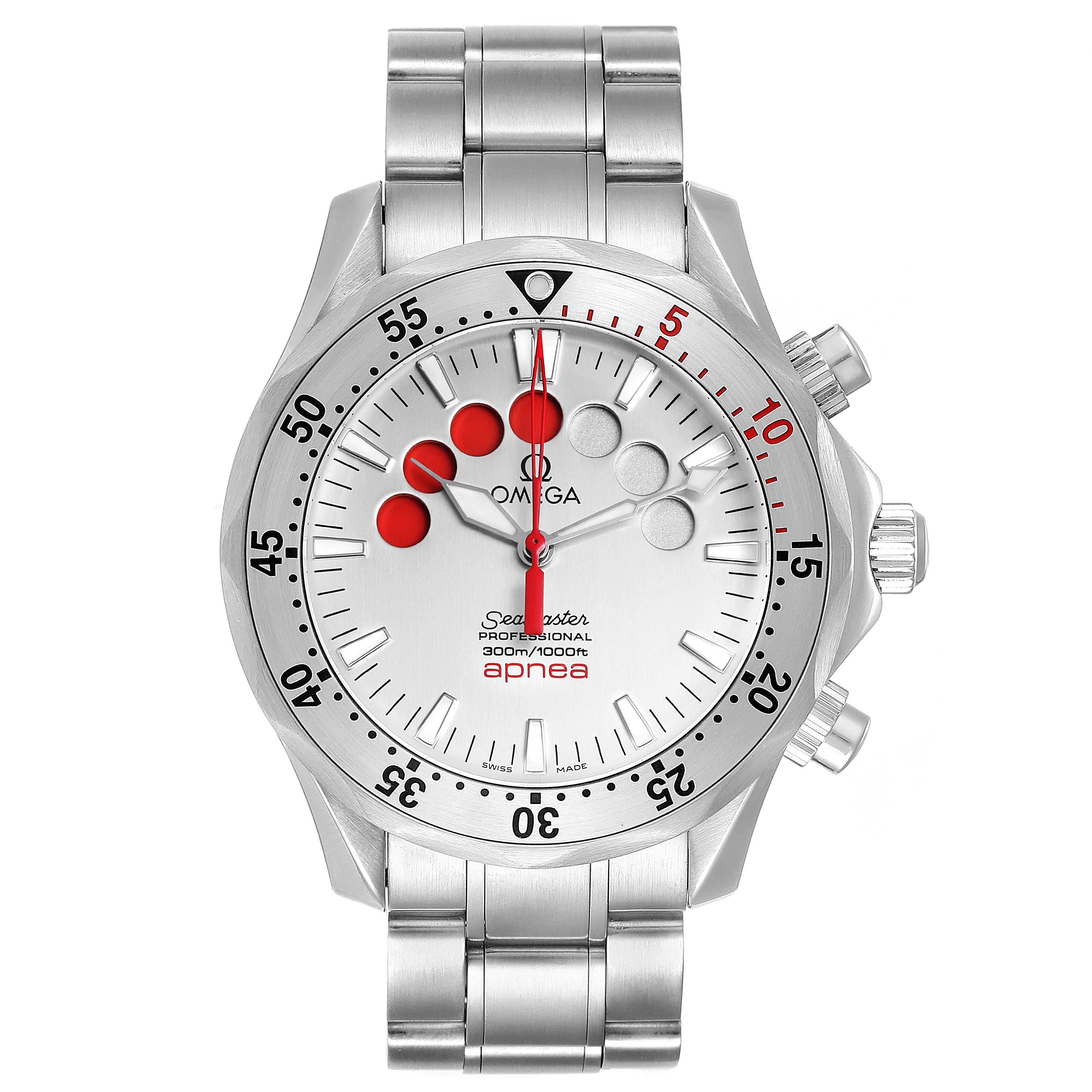 The image shows the front angle of an Omega Seamaster 2595.30.00 Men
s Stainless Steel Silver Dial 2595.30.00 Men
s Stainless Steel Silver Dial watch, showcasing its dial, bezel, and bracelet.