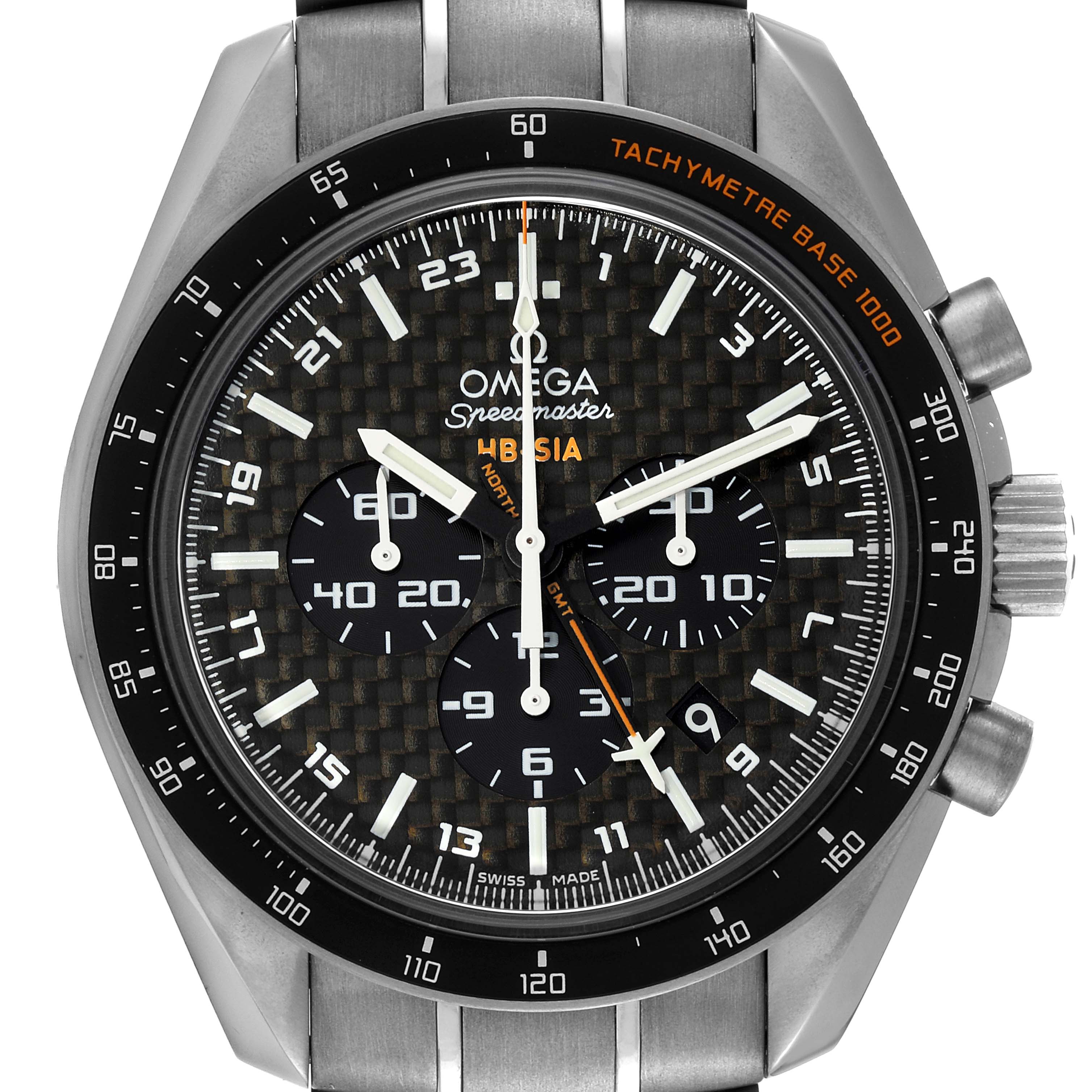 This image shows a front view of the Omega Speedmaster 321.90.44.52.01.001 Men
s Titanium Black Dial 321.90.44.52.01.001 Men
s Titanium Black Dial watch face, highlighting its tachymeter, chronographs, and bracelet.
