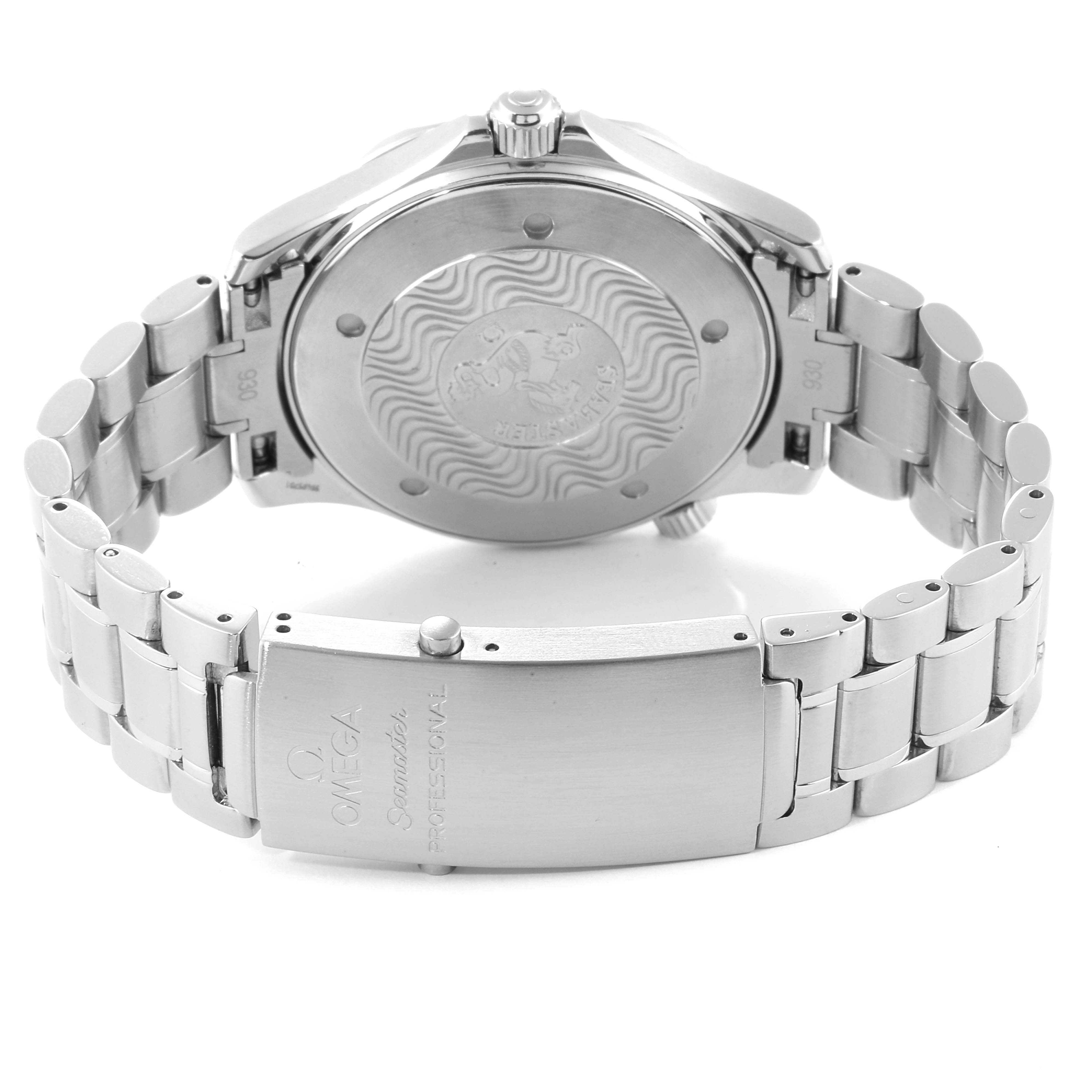 The picture shows the back and bracelet clasp of the Omega Seamaster 2264.50.00 Men
s Stainless Steel Black Dial 2264.50.00 Men
s Stainless Steel Black Dial watch, highlighting its engraved case back and metal bracelet.