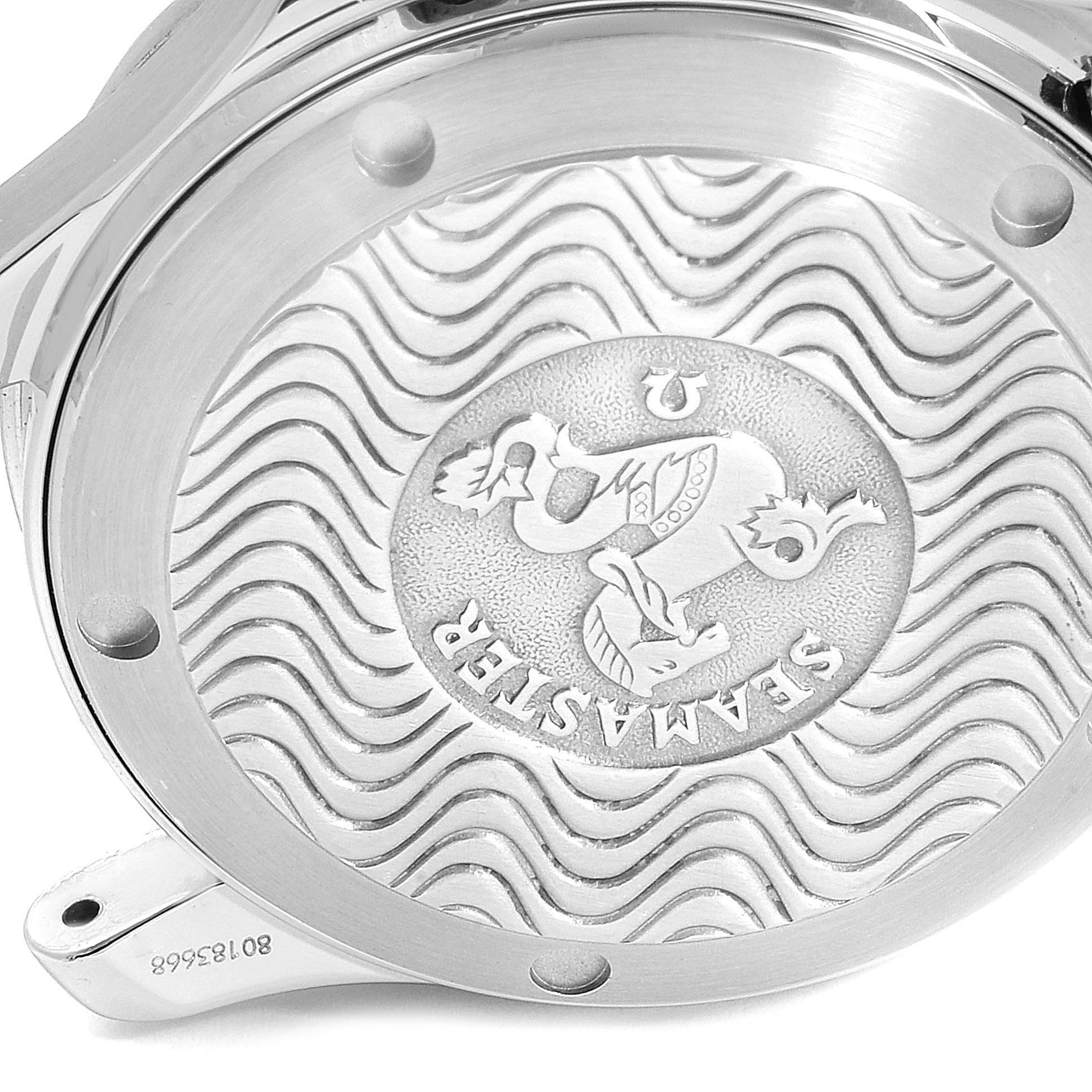 The image shows the back case of an Omega Seamaster 2553.80.00 Men
s Stainless Steel Blue Dial 2553.80.00 Men
s Stainless Steel Blue Dial watch, featuring an engraved logo.