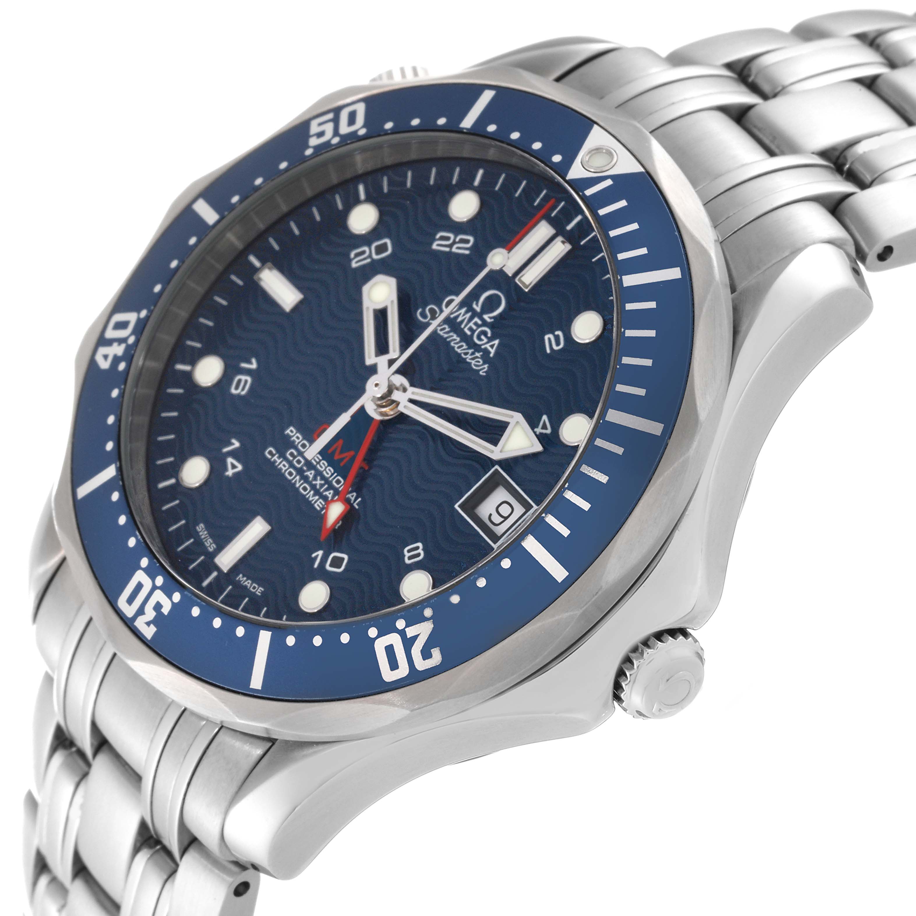 The image shows an angled view of the Omega Seamaster 2535.80.00 Men
s Stainless Steel Blue Dial 2535.80.00 Men
s Stainless Steel Blue Dial watch, highlighting the face, bezel, and stainless steel bracelet.