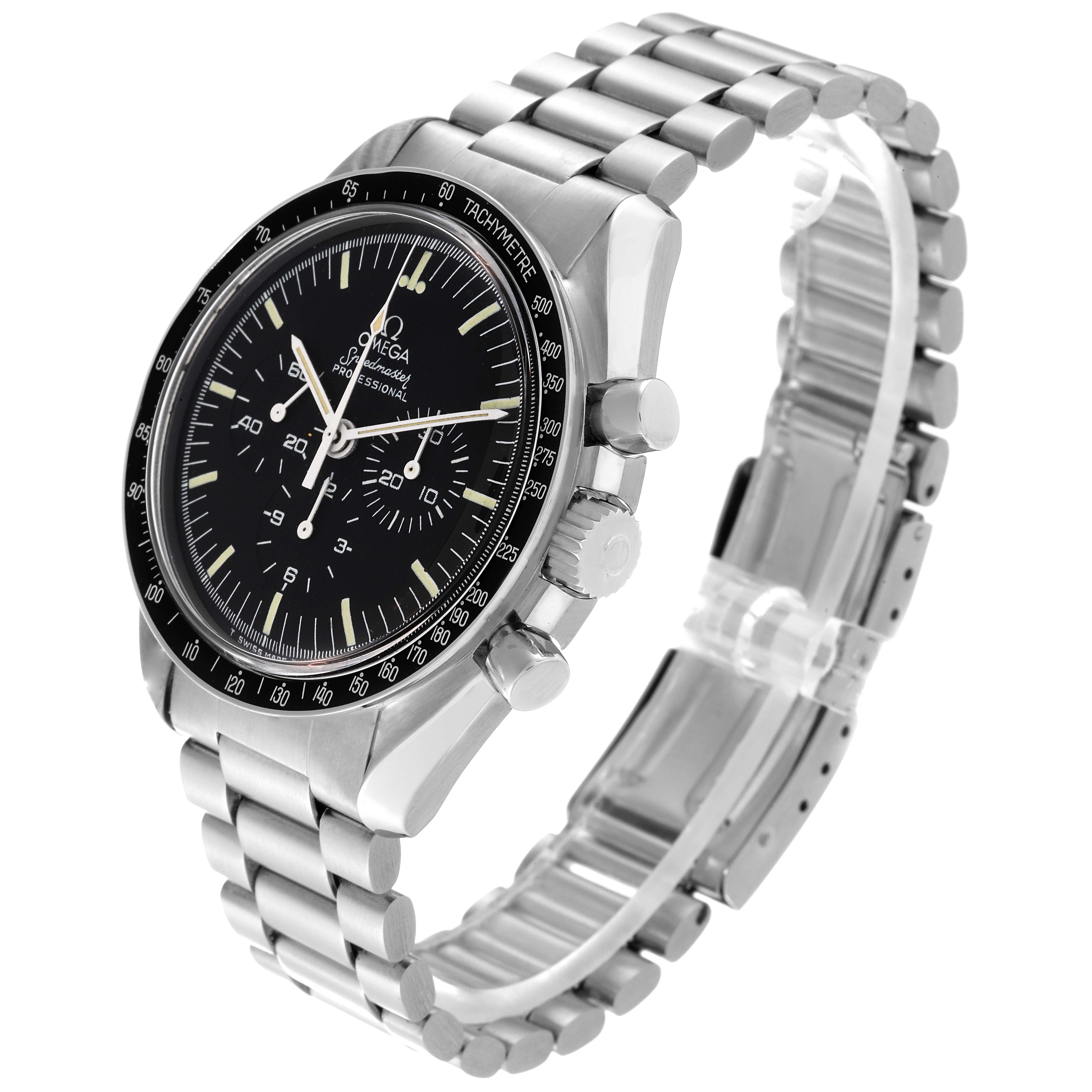 The image shows an Omega Speedmaster 145.022 Men
s Stainless Steel Black Dial 145.022 Men
s Stainless Steel Black Dial watch at an angled side view, highlighting the bracelet, case, and dial.