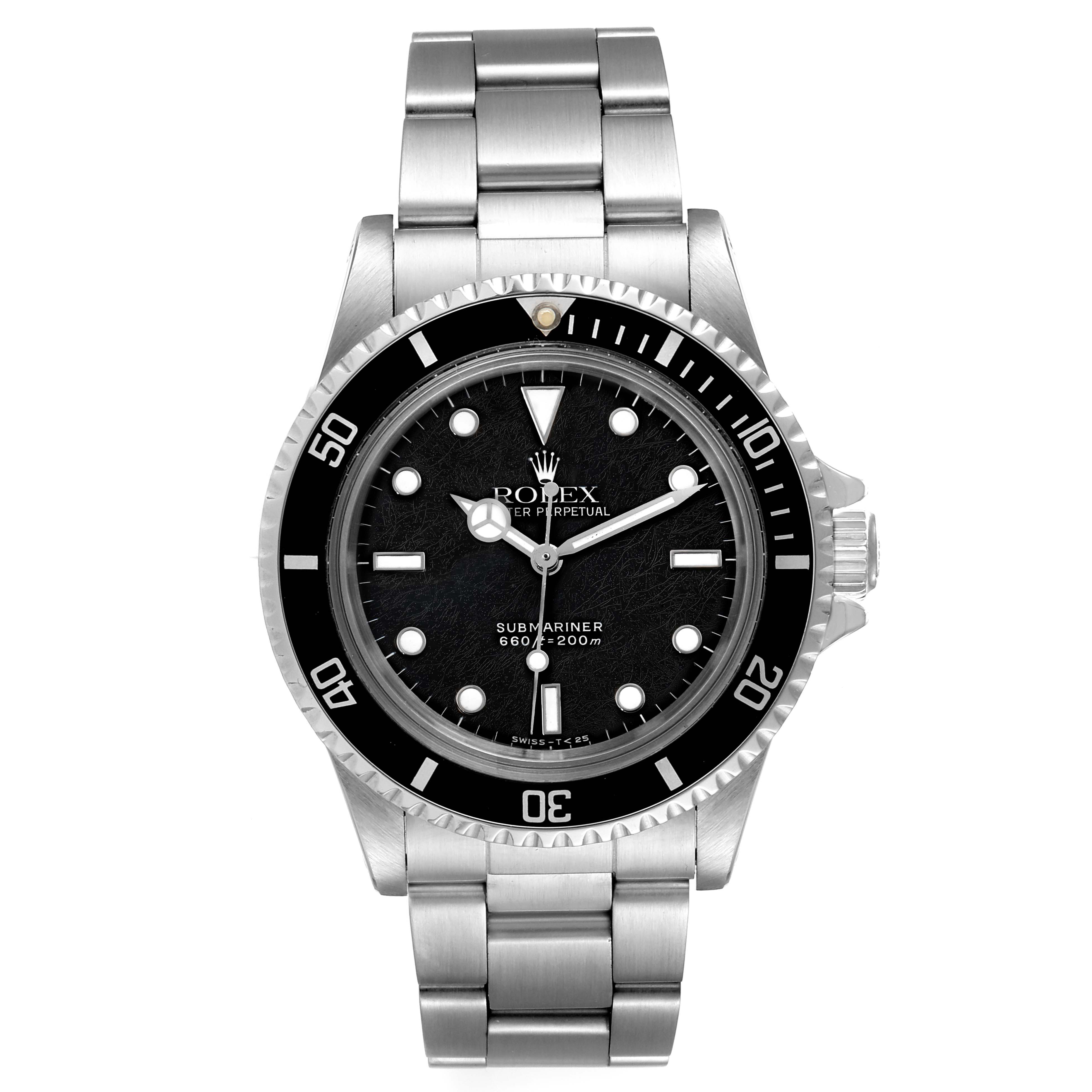 This image displays a head-on view of the Rolex Vintage Collection 5513 Men's Stainless Steel Black Dial 5513 Men's Stainless Steel Black Dial Submariner watch, showcasing its face, bezel, and bracelet.