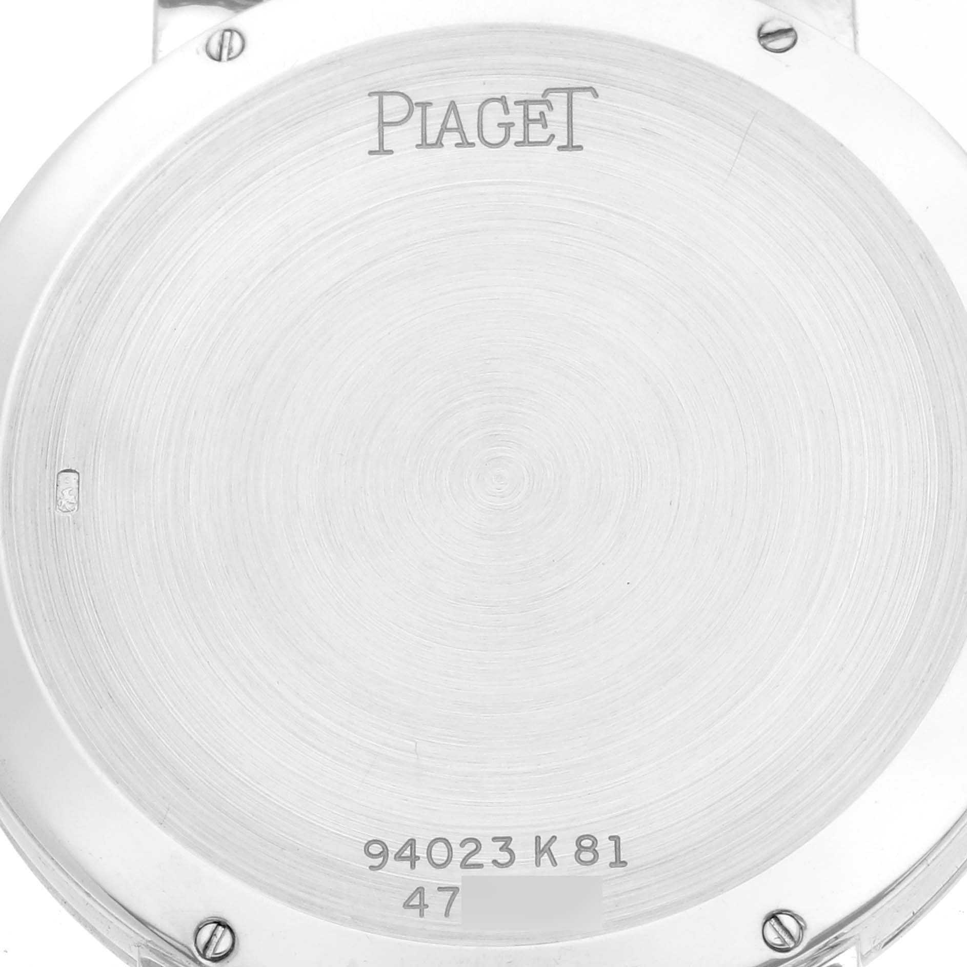 The image shows the back case of the Piaget 94023K81 Women
s Steel and Gold (two tone) Mother of Pearl Dial 94023K81 Women
s Steel and Gold (two tone) Mother of Pearl Dial Dancer Midsize Steel Yellow Gold MOP Diamond Ladies Watch 94023, displaying its serial number.