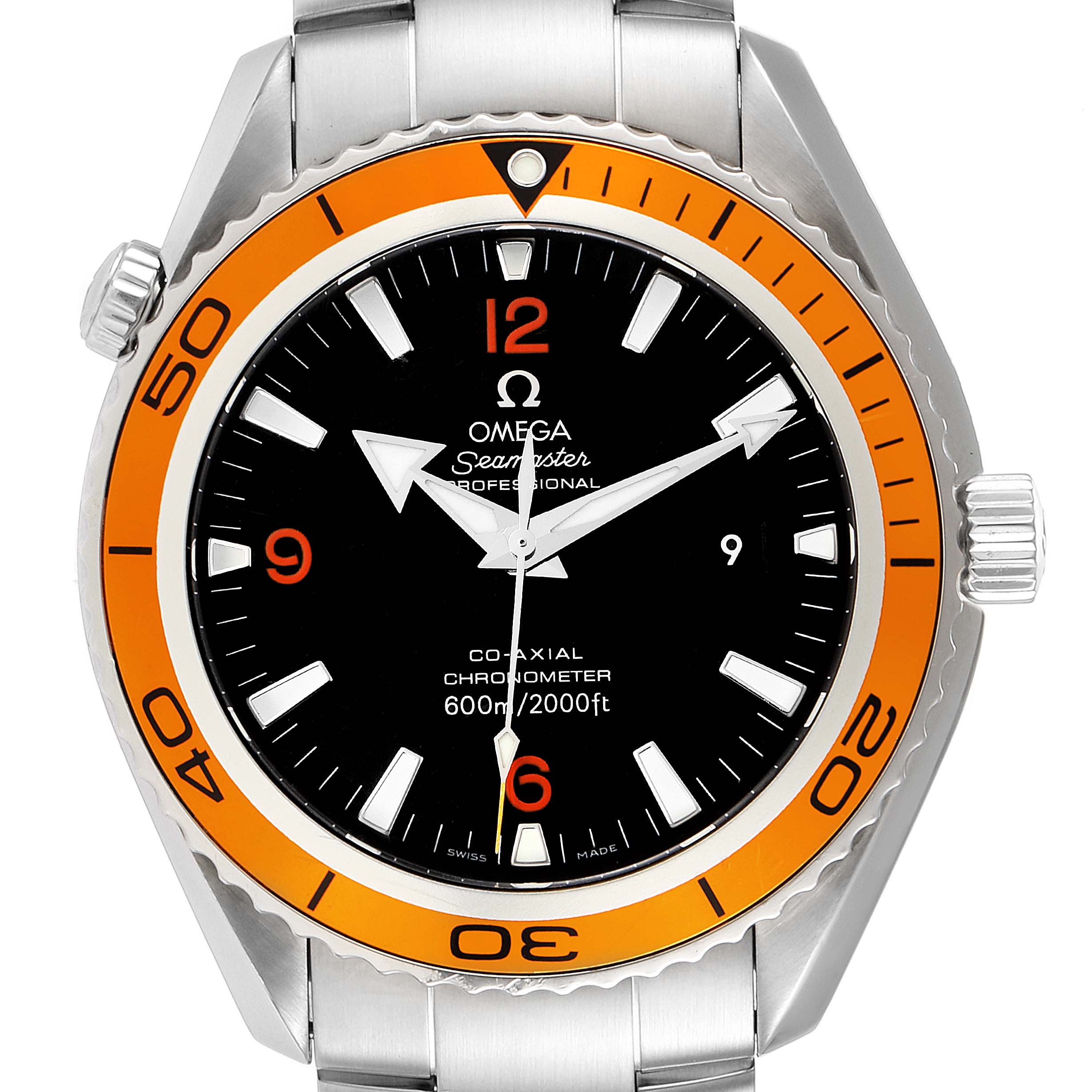 This image shows a front view of the Omega Planet Ocean 2208.50.00 Men
s Stainless Steel Black Dial 2208.50.00 Men
s Stainless Steel Black Dial model watch, highlighting the orange bezel, black dial, and stainless steel bracelet.