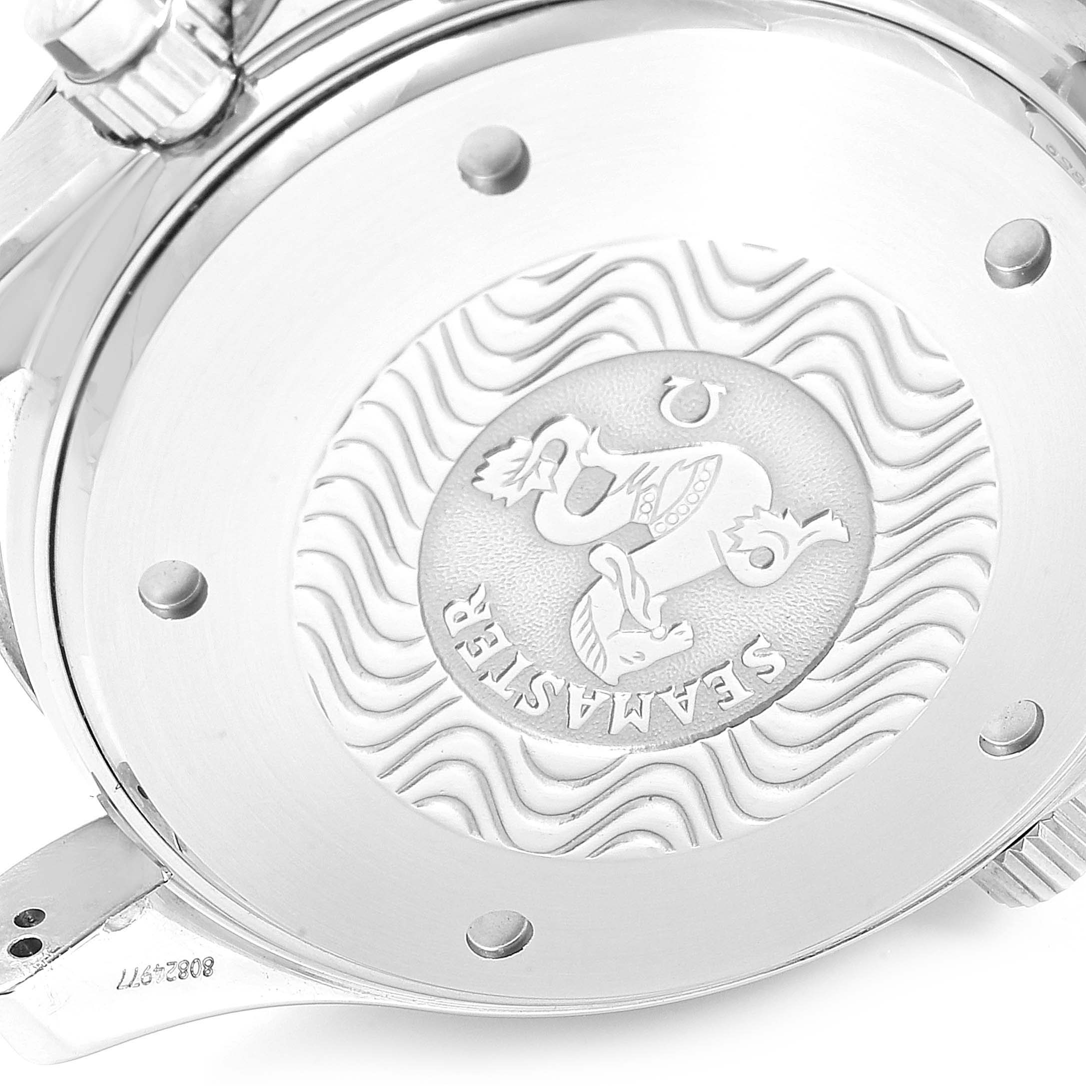 The image shows the case back of an Omega Seamaster 2599.80.00 Men
s Stainless Steel Blue Dial 2599.80.00 Men
s Stainless Steel Blue Dial watch, featuring its emblem and wave pattern.