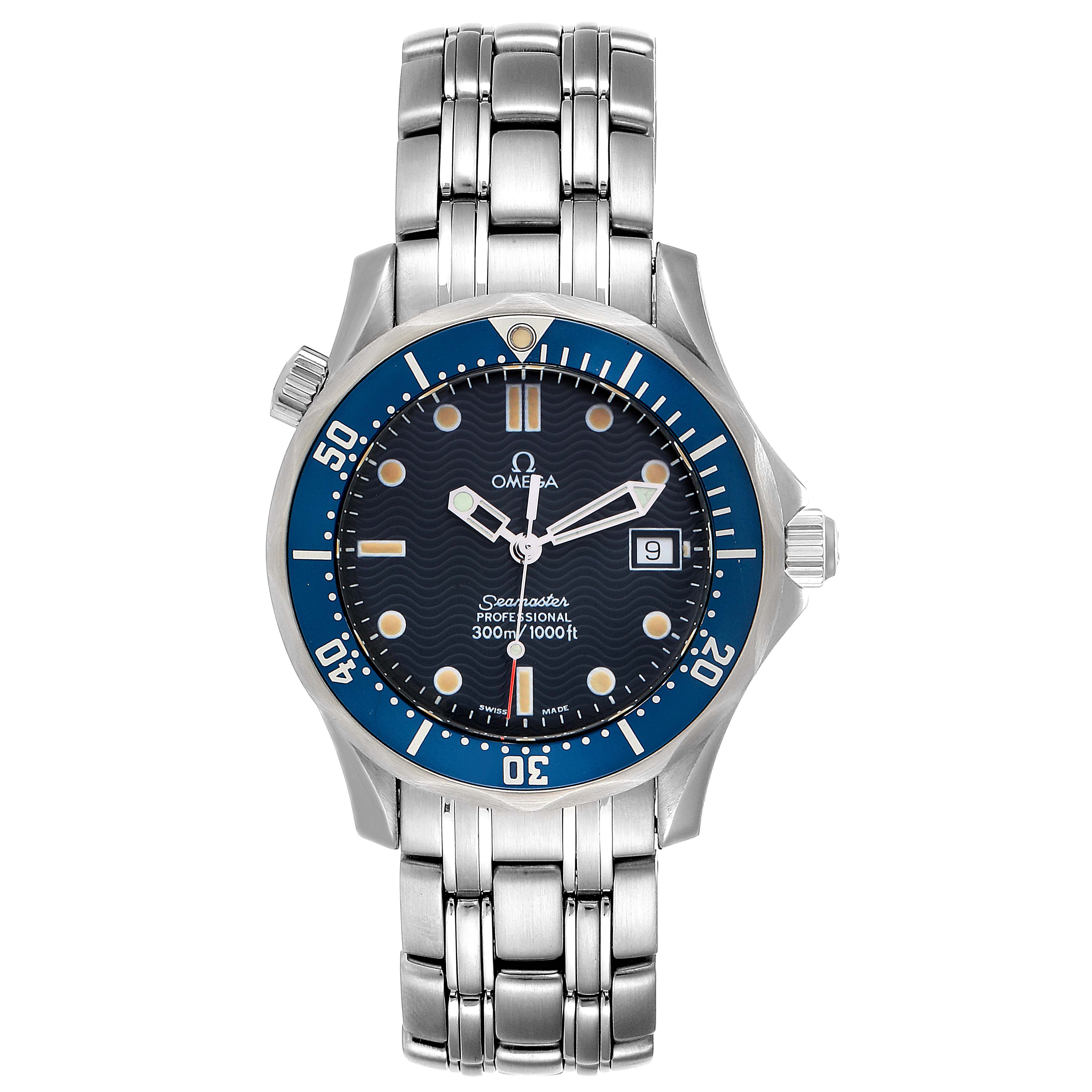 The image shows a front view of the Omega Seamaster 2561.80.00 Men
s Stainless Steel Blue Dial 2561.80.00 Men
s Stainless Steel Blue Dial watch, highlighting its dial, bezel, bracelet, and date feature.