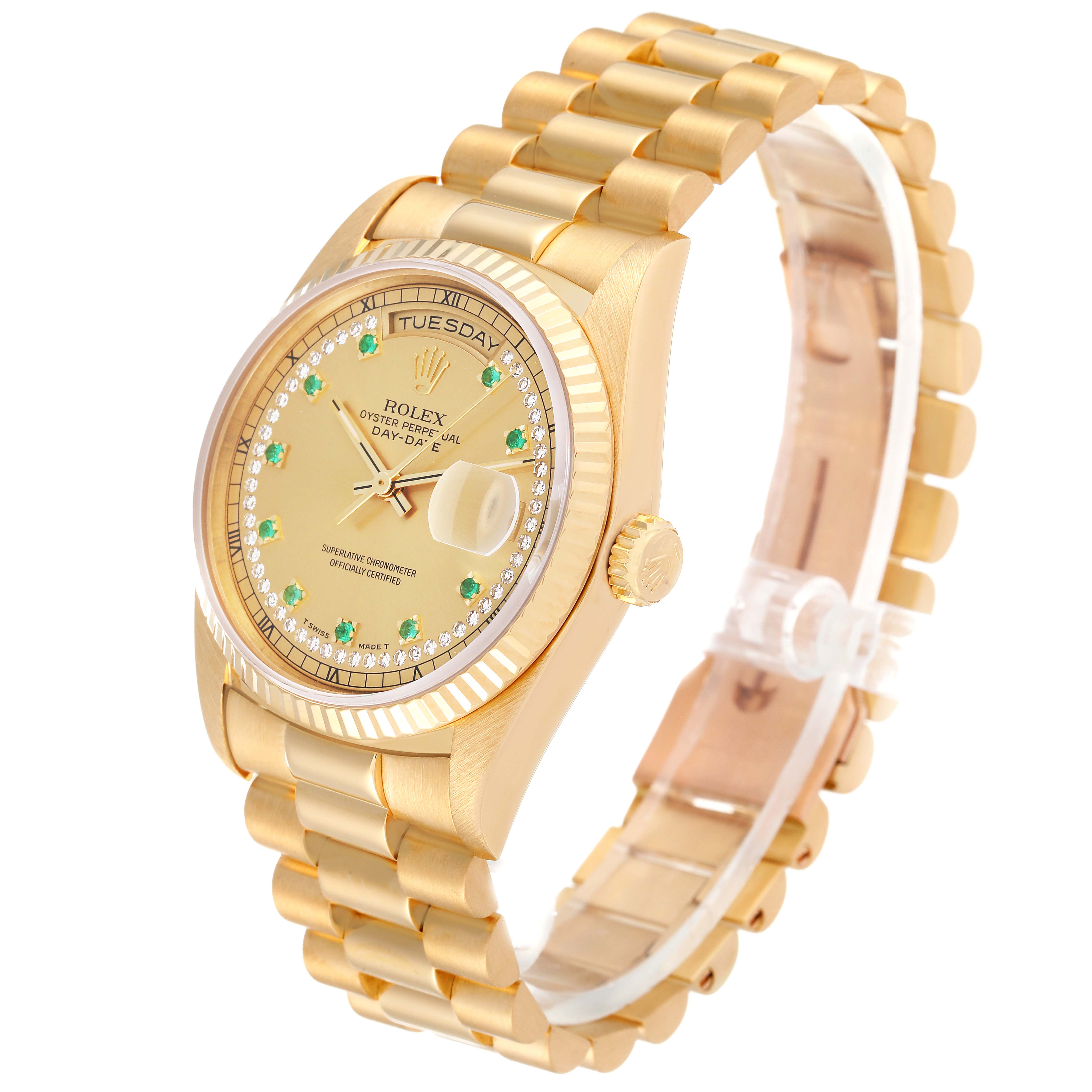 The image shows a Rolex President 18238 Men
s Yellow Gold Champagne Dial 18238 Men
s Yellow Gold Champagne Dial model watch at a three-quarter angle, highlighting the bracelet, watch face, and crown.