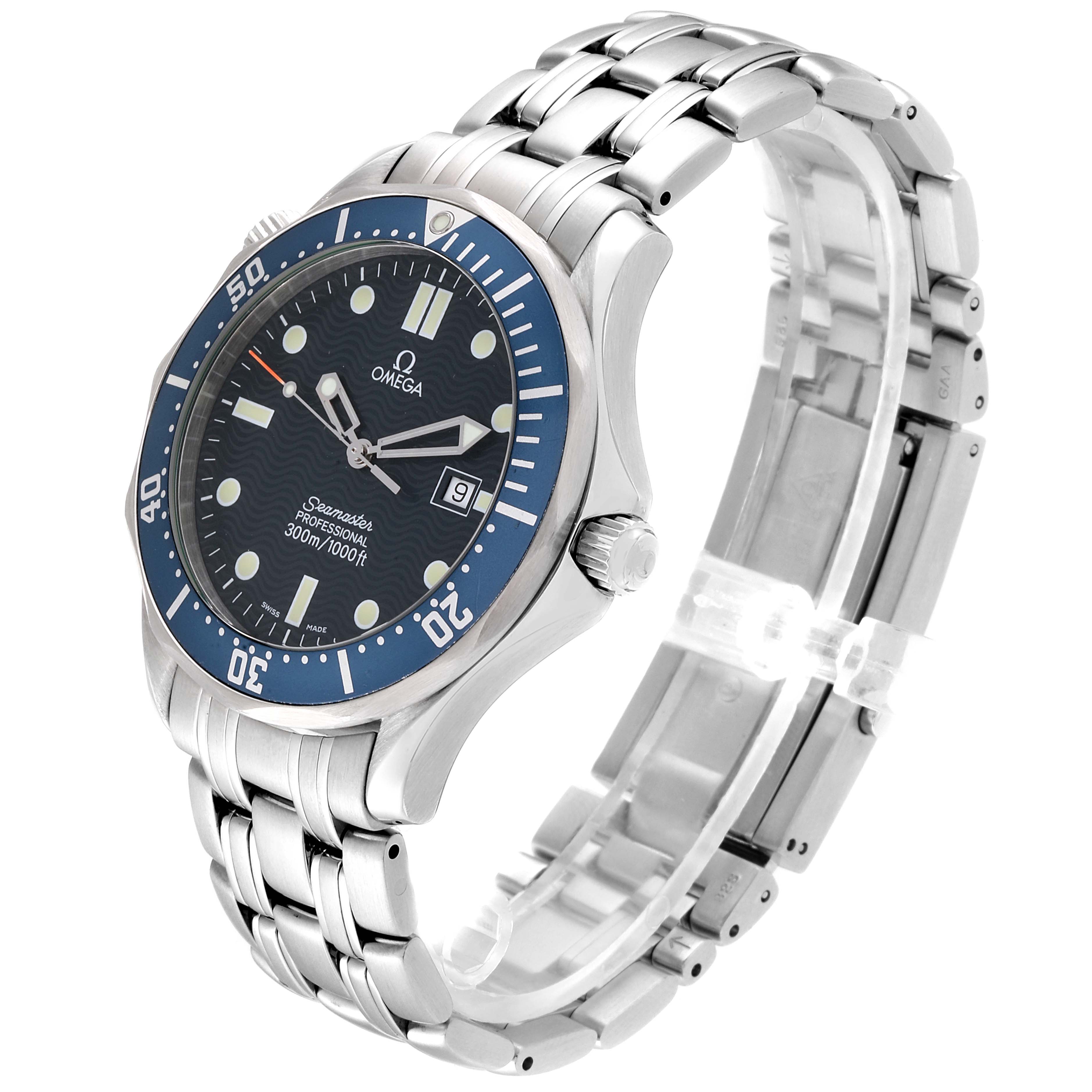 This image shows a front and side view of the Omega Seamaster 2541.80.00 Men
s Stainless Steel Blue Dial 2541.80.00 Men
s Stainless Steel Blue Dial watch with its stainless steel bracelet and face.