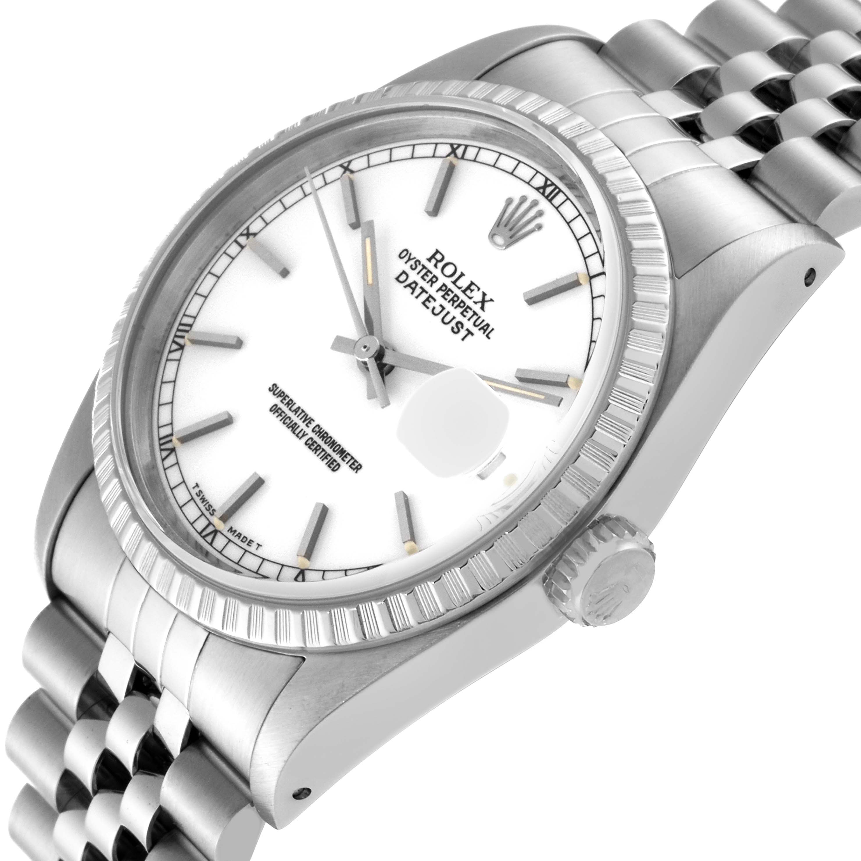 This image shows the Rolex Datejust 16220 Men
s Stainless Steel White Dial 16220 Men
s Stainless Steel White Dial watch at an oblique angle highlighting the dial, bezel, crown, and a portion of the bracelet.