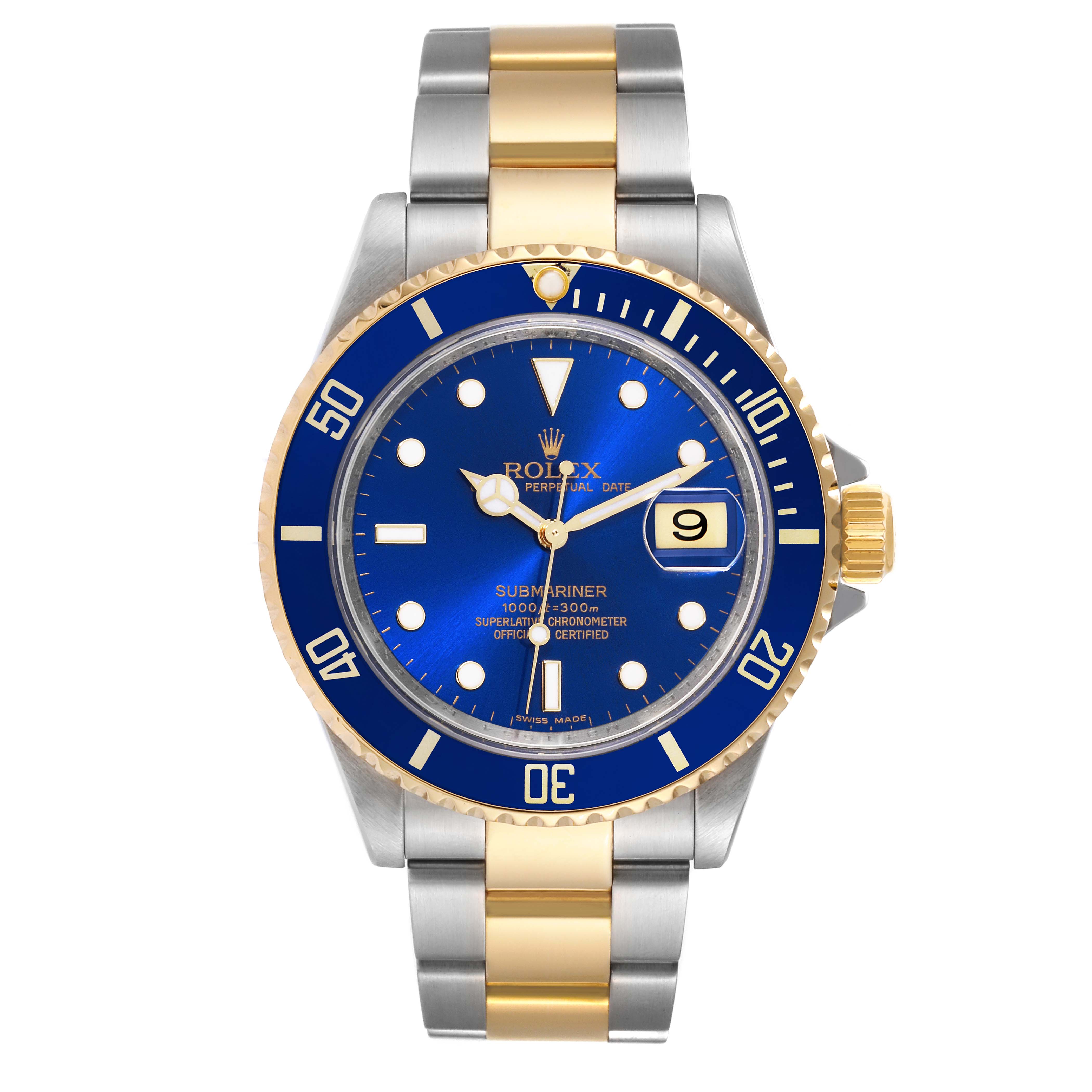 This image shows a front view of the Rolex Submariner 16613 Men
s Steel and Gold (two tone) Blue Dial 16613 Men
s Steel and Gold (two tone) Blue Dial, featuring its blue dial, date window, and two-tone bracelet.