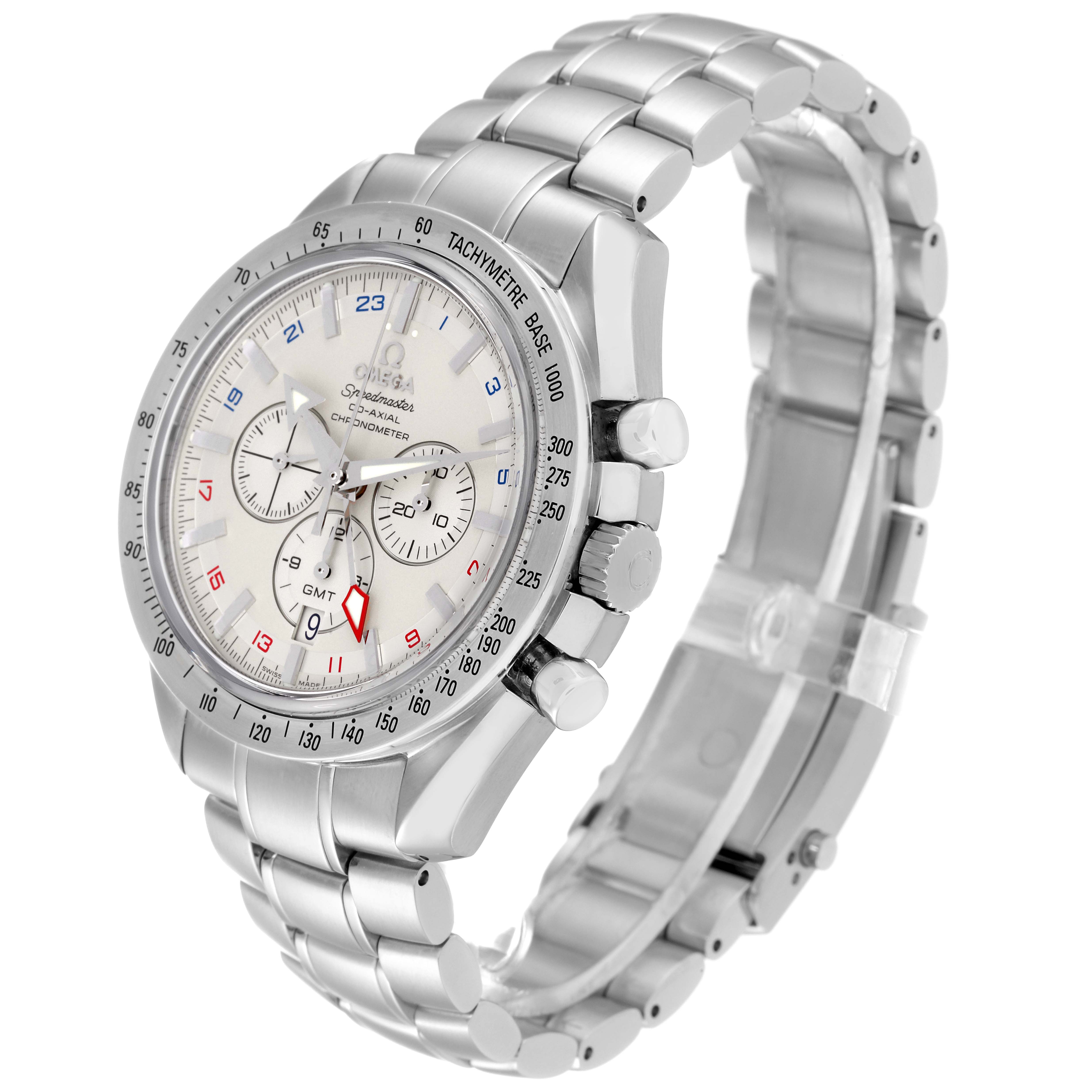 The Omega Speedmaster 3581.30.00 Men
s Stainless Steel White Dial 3581.30.00 Men
s Stainless Steel White Dial watch is shown at a three-quarter view, highlighting its face and metal bracelet.
