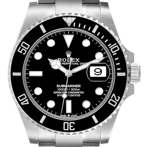 This image shows a front view of the Rolex Submariner watch, highlighting the dial, bezel, and bracelet.