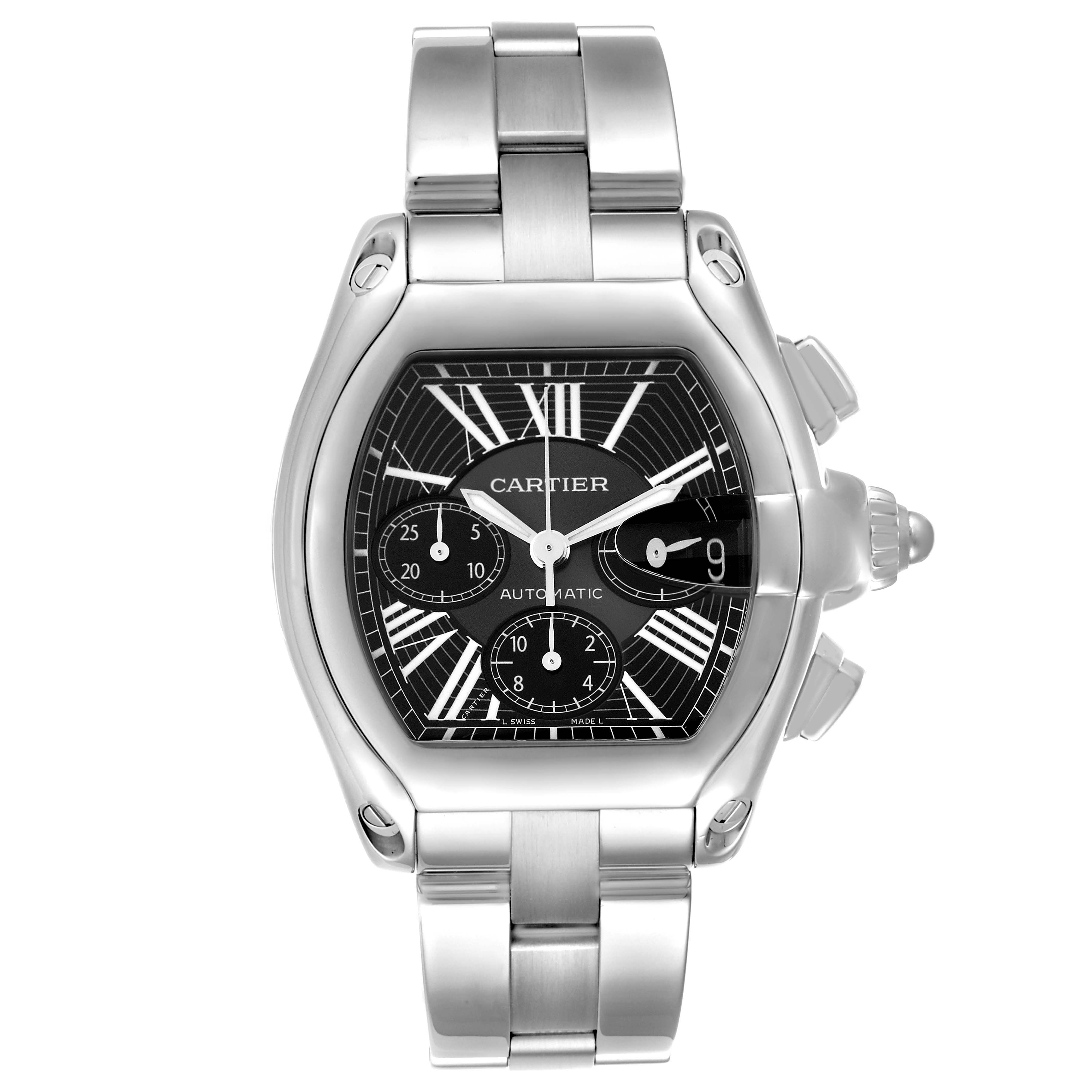 The image shows a frontal view of the Cartier Roadster model W62020X6 men's watch, highlighting its dial, bracelet, and crown details.