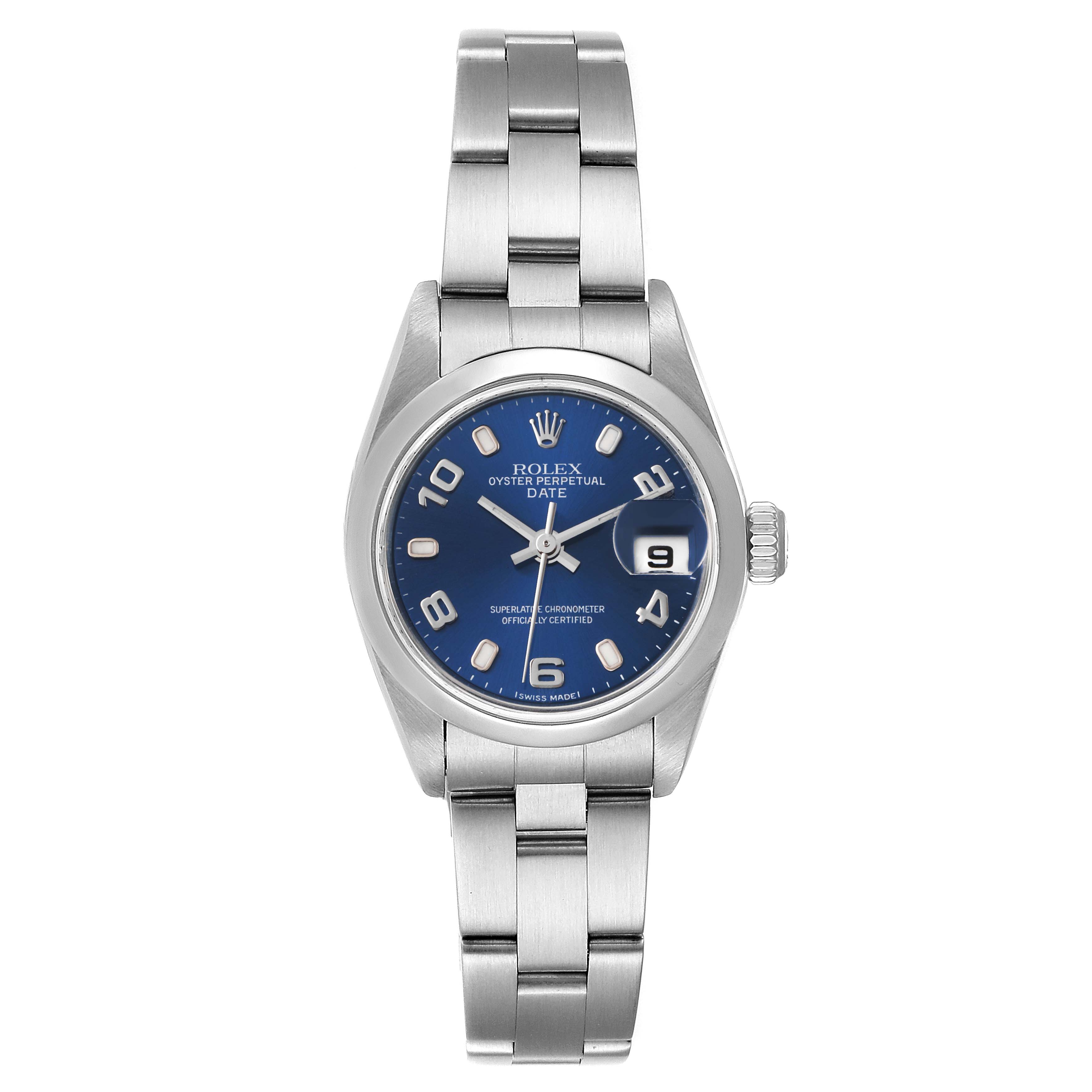 The image shows a Rolex Oyster Perpetual Date model watch, viewed from the front, displaying its dial, bracelet, and clasp.