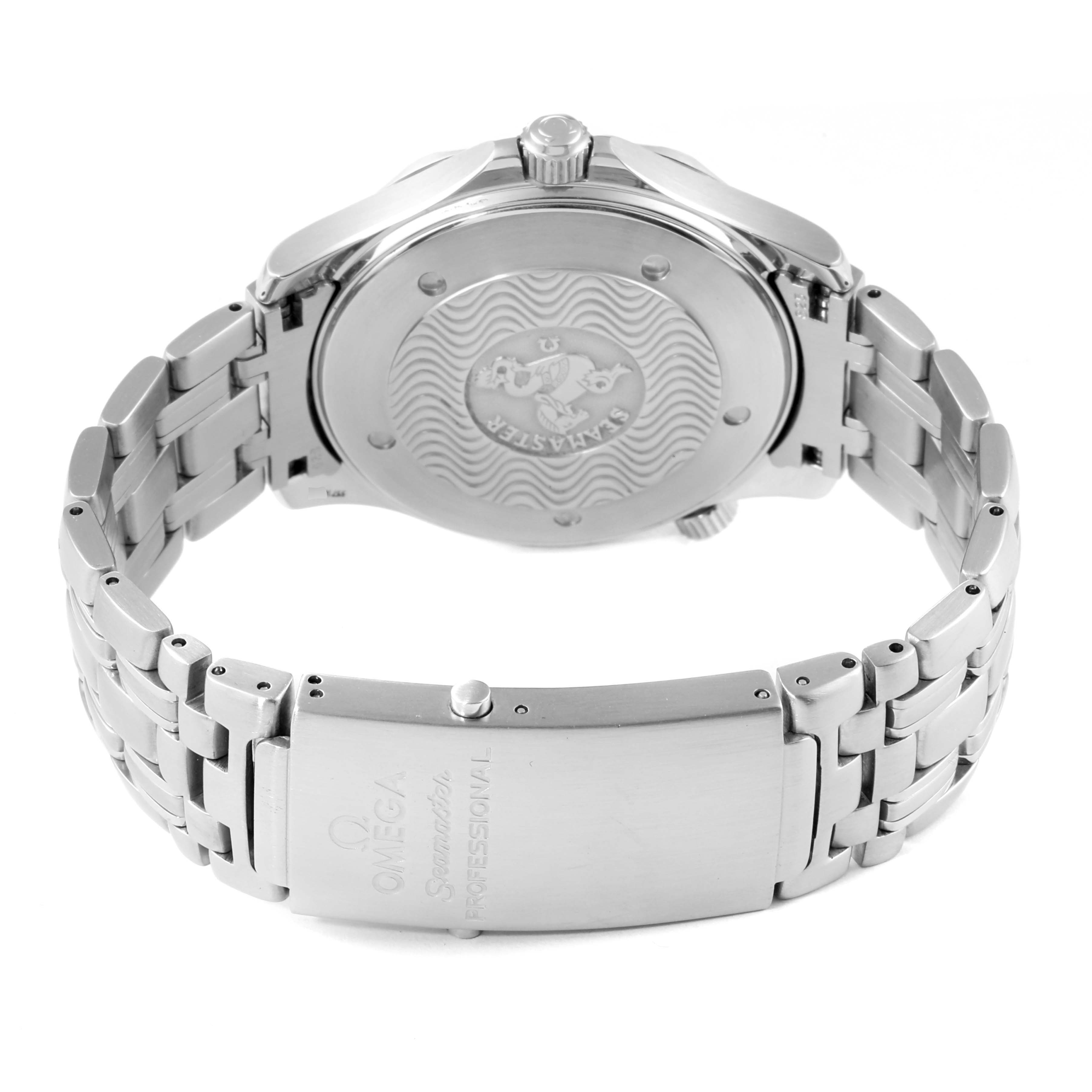 The image shows the back and clasp of an Omega Seamaster 2542.20.00 Men
s Stainless Steel White Dial 2542.20.00 Men
s Stainless Steel White Dial watch, highlighting its stainless steel bracelet and case back.