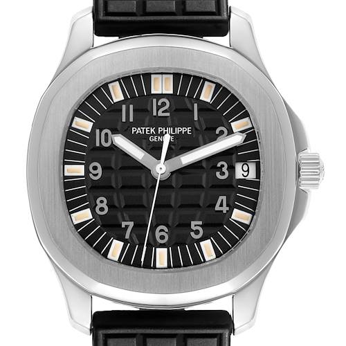 The image shows a front view of the Patek Philippe Aquanaut men's watch, model 5065/1A-001, highlighting its black textured dial, numerals, and date window.