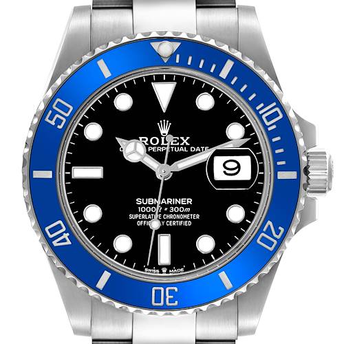 This image shows the front view of a Rolex Submariner watch, highlighting its dial, bezel, and date window.