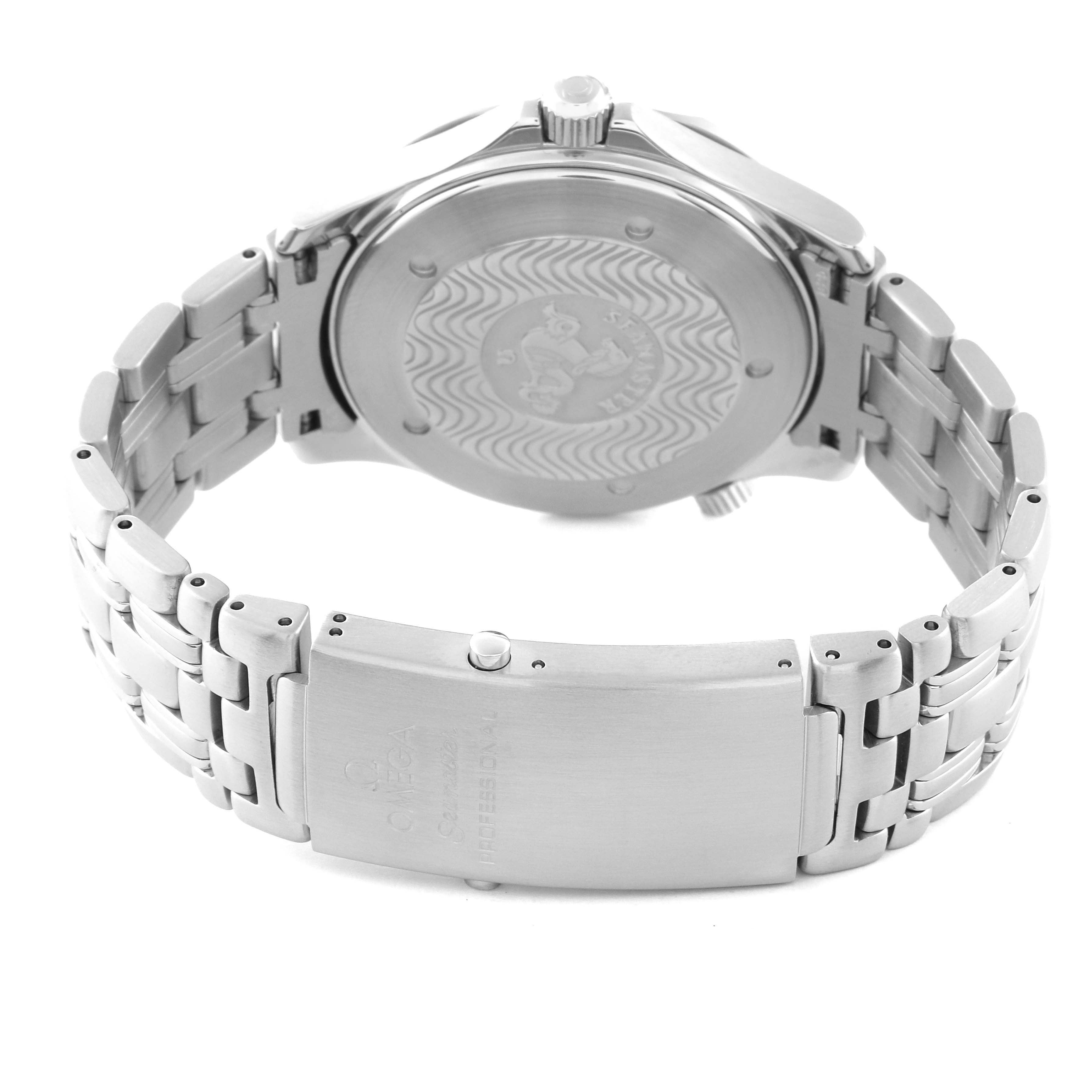 The image shows the back case and bracelet of an Omega Seamaster 2531.80.00 Men
s Stainless Steel Blue Dial 2531.80.00 Men
s Stainless Steel Blue Dial watch, focusing on the clasp and rear details.
