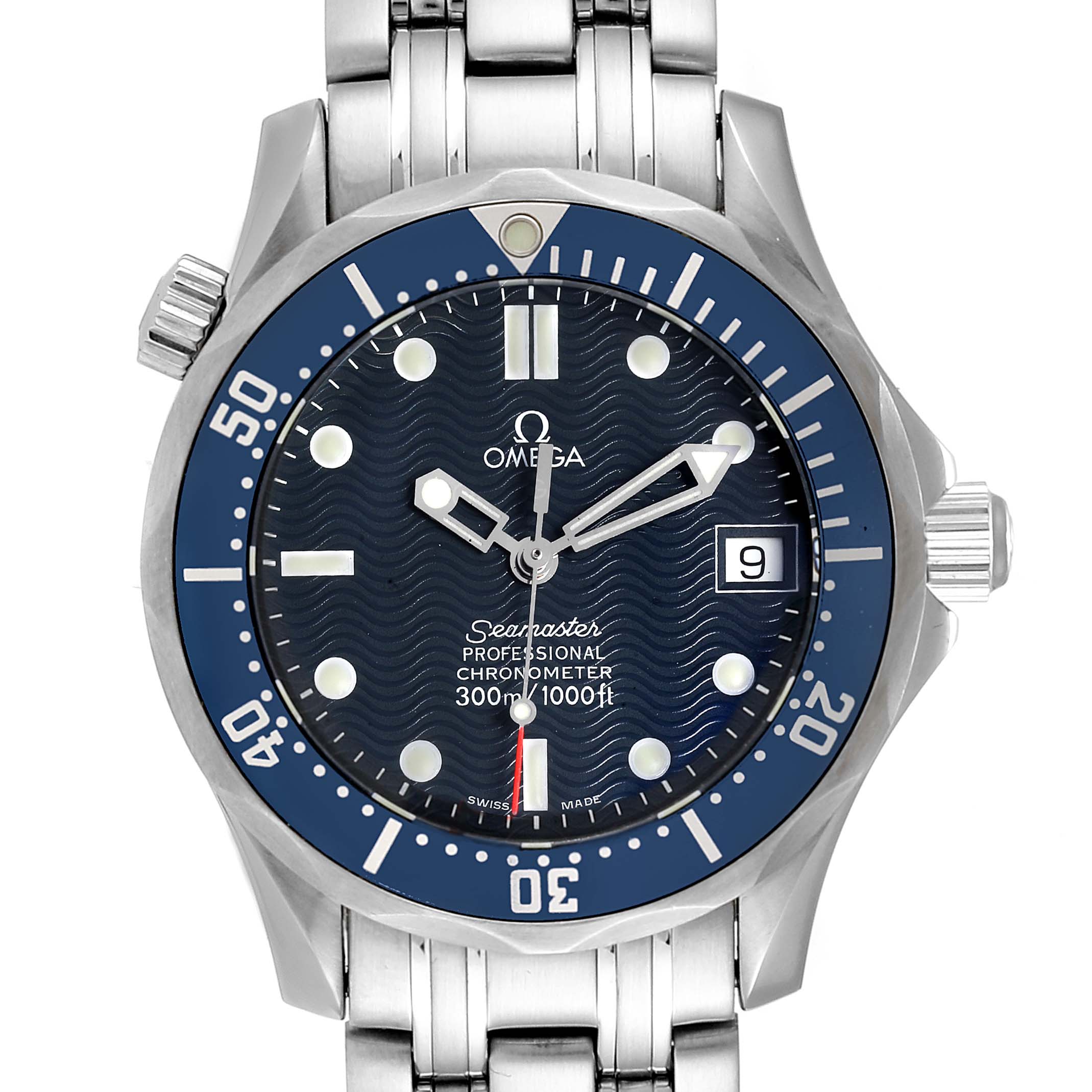 The image shows a front view of the Omega Seamaster 2551.80.00 Men
s Stainless Steel Blue Dial 2551.80.00 Men
s Stainless Steel Blue Dial watch, highlighting its dial, hands, bezel, and bracelet.