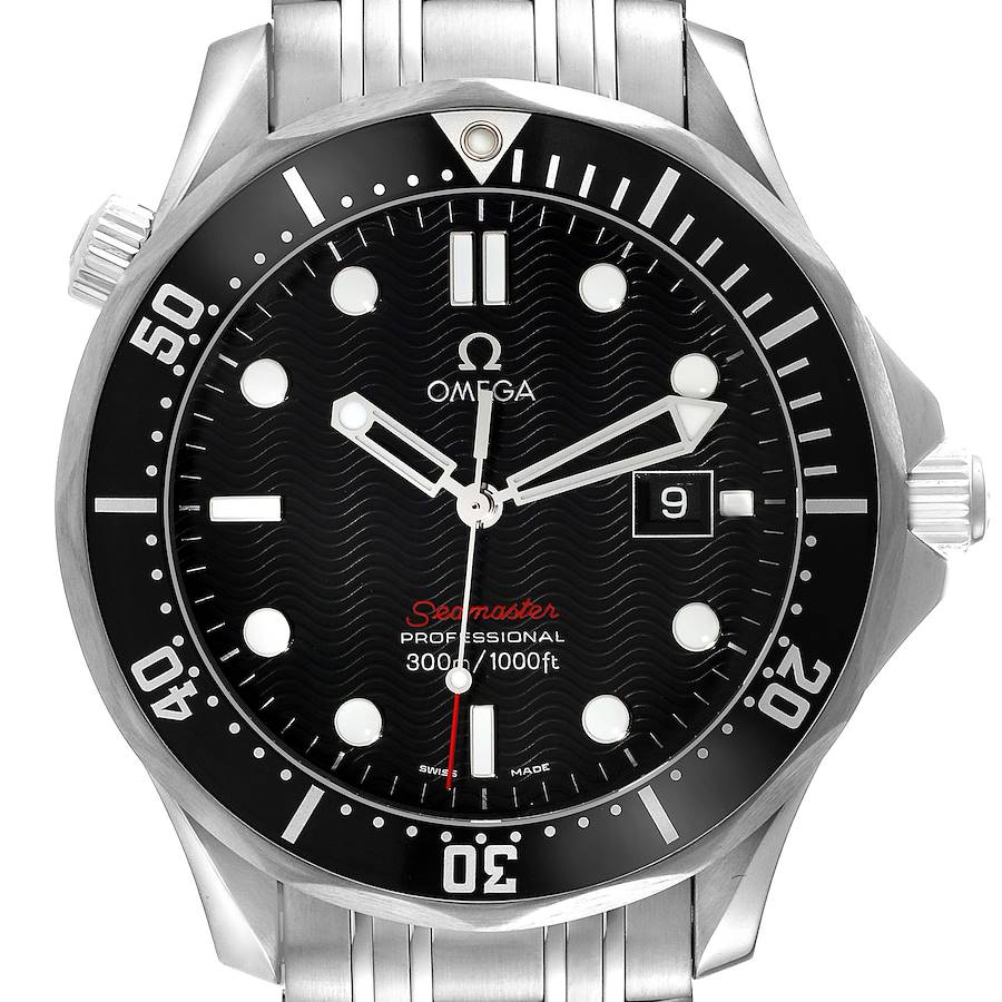 The image shows the front view of an Omega Seamaster watch, displaying the dial, bezel, hands, crown, and part of the bracelet.