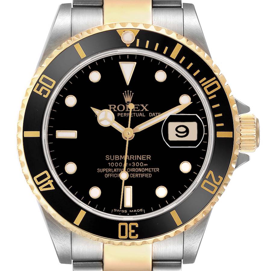 The image shows a front view of the Rolex Submariner watch, highlighting the bezel, dial, and bracelet.
