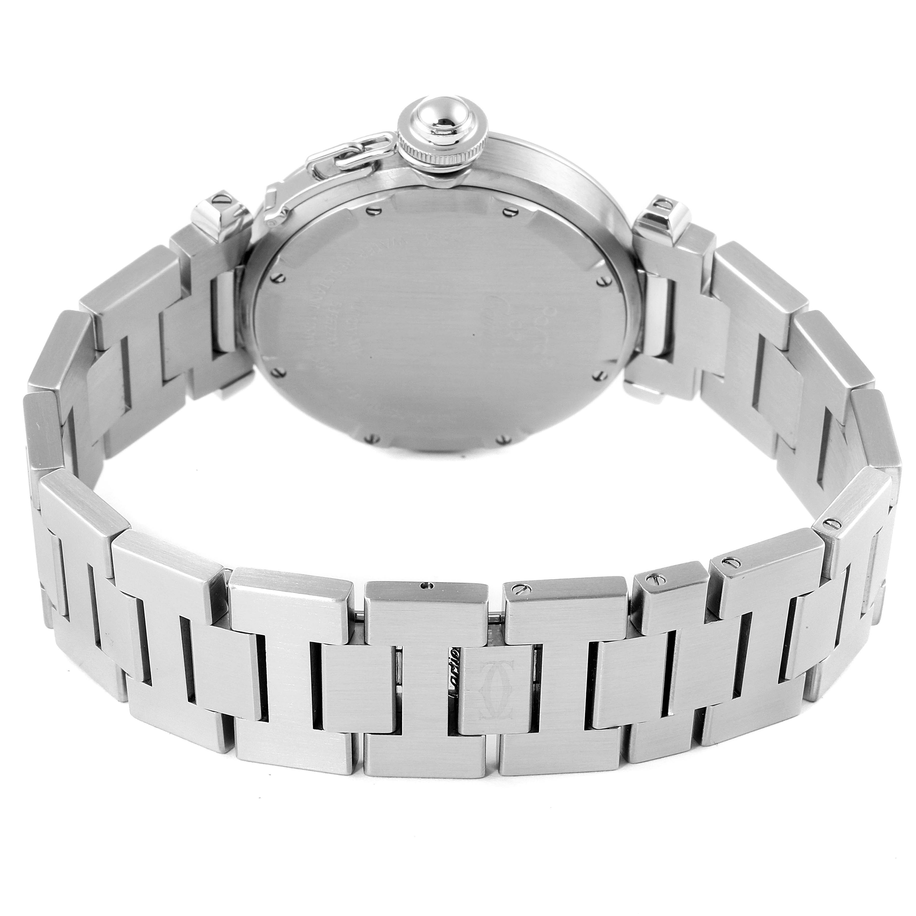 This image shows the rear view of a Cartier Pasha W31074M7 Men
s Stainless Steel White Dial W31074M7 Men
s Stainless Steel White Dial watch, featuring the back case and metallic bracelet.