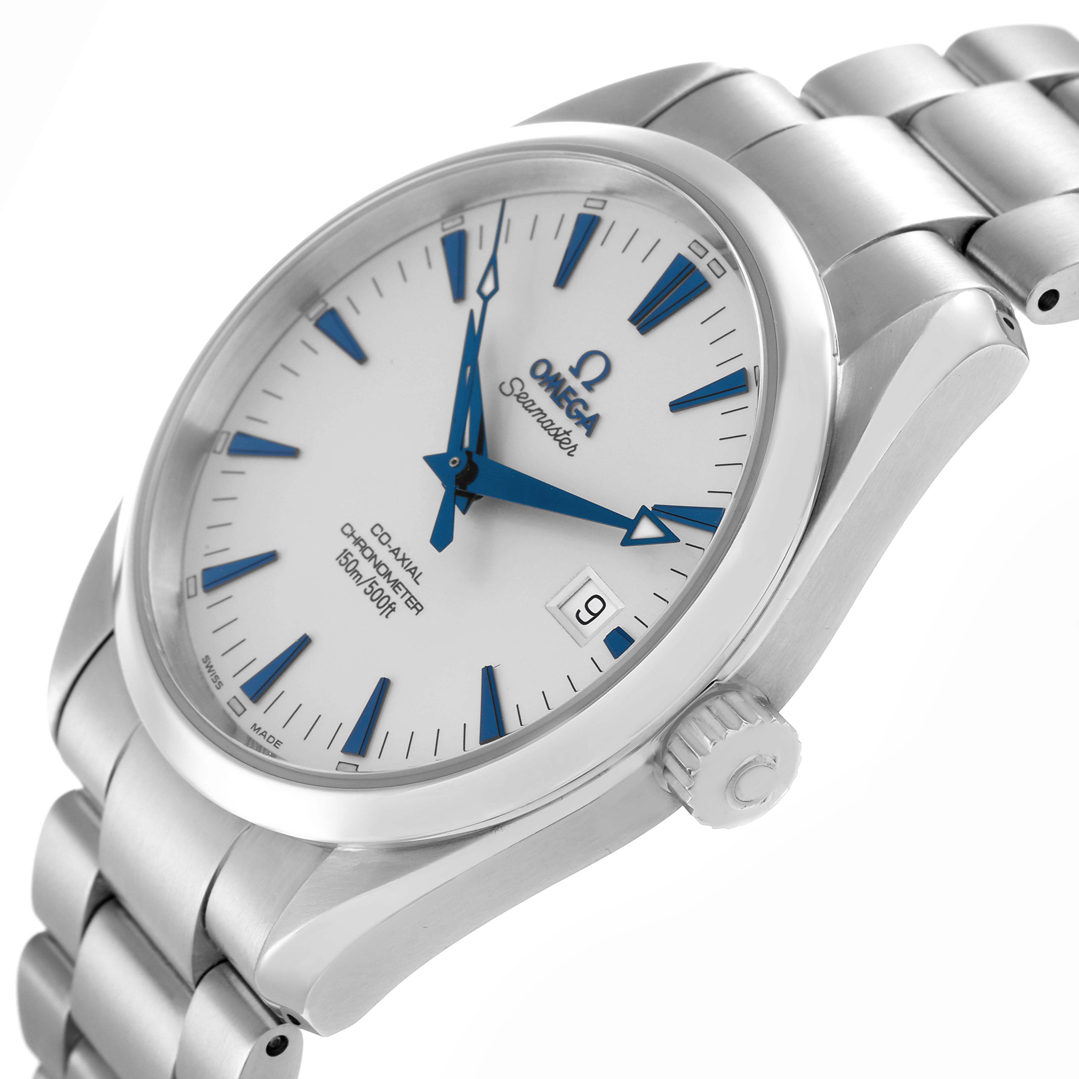 The image shows an angled view of the Omega Aqua Terra model 2503.33.00, highlighting the watch face, bracelet, case, crown, and date feature.