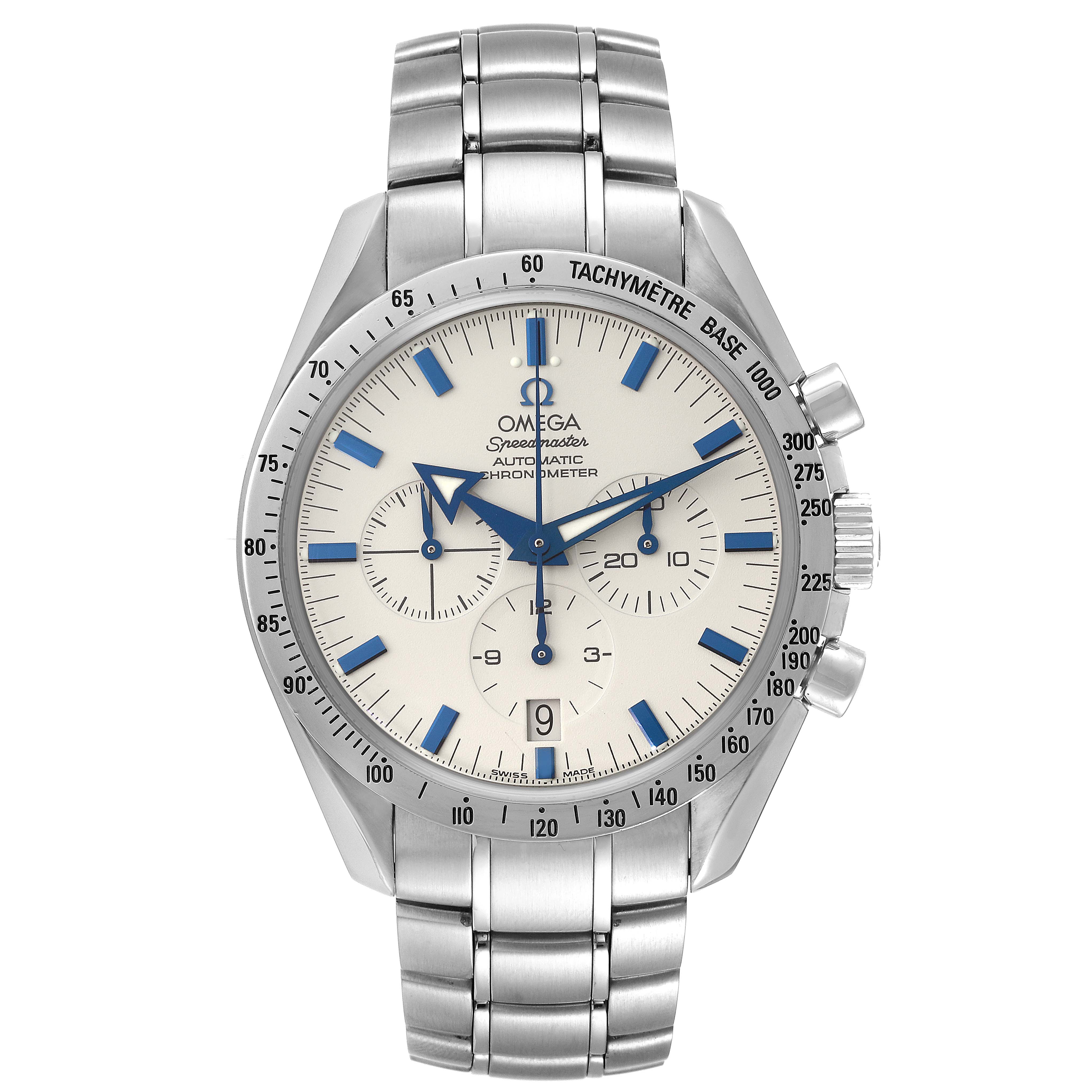The image shows a frontal view of an Omega Speedmaster 3551.20.00 Men's Stainless Steel White Dial 3551.20.00 Men's Stainless Steel White Dial watch, highlighting its face, tachymeter bezel, and metal bracelet.