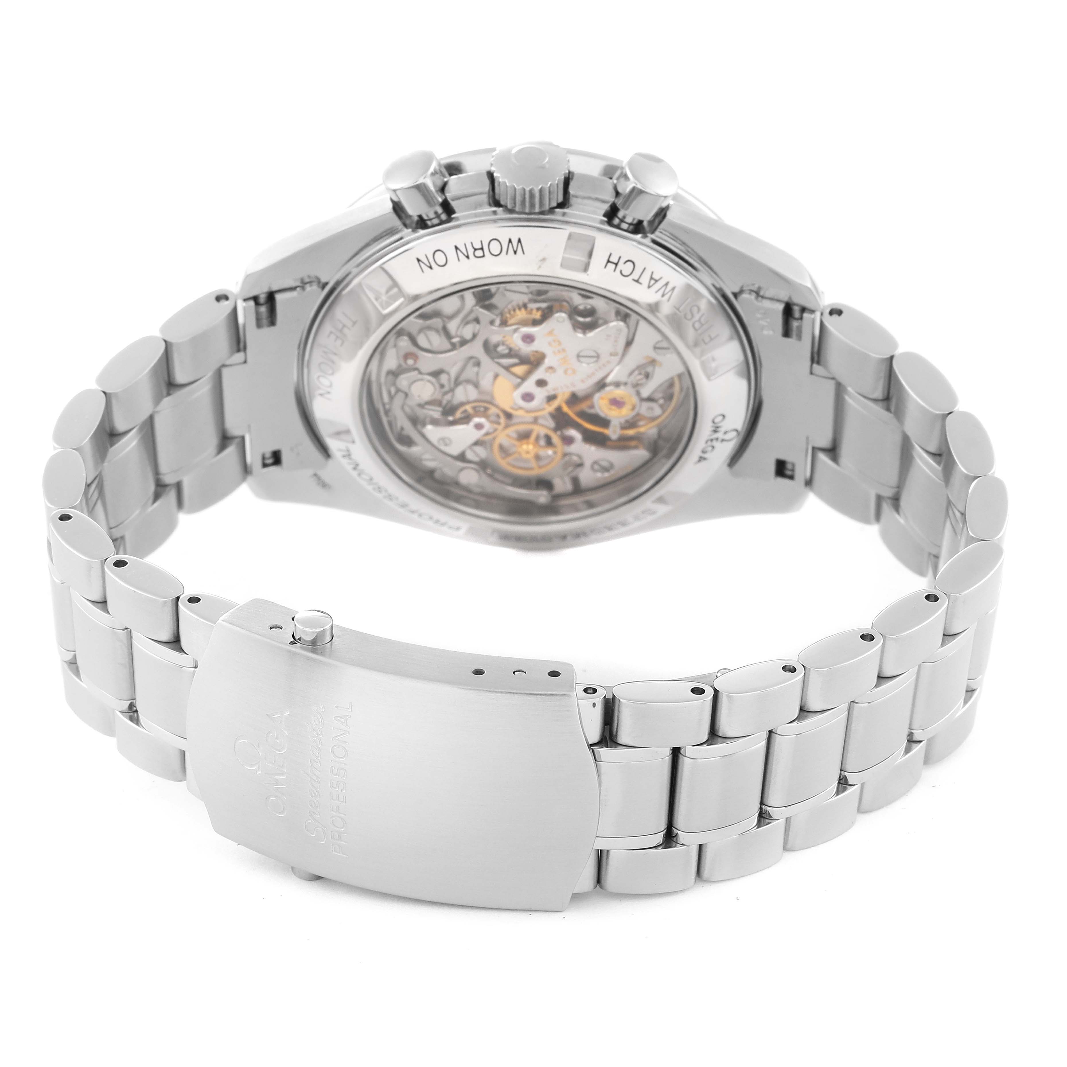 This image shows the back view of the Omega Speedmaster 3572.50.00 Men
s Stainless Steel Black Dial 3572.50.00 Men
s Stainless Steel Black Dial watch, highlighting its clasp and internal mechanics through the transparent case back.