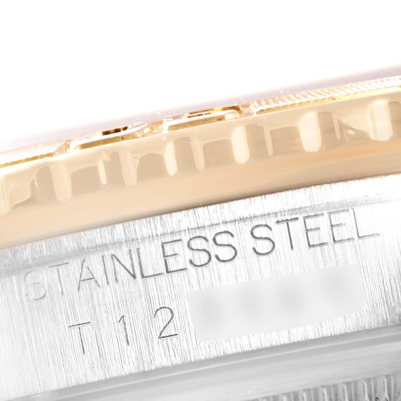 This image shows a close-up of the stainless steel casing and the gold bezel seen from the side of the Rolex Turn-o-Graph 16263 Men
s Steel and Gold (two tone) Champagne Dial 16263 Men
s Steel and Gold (two tone) Champagne Dial watch.