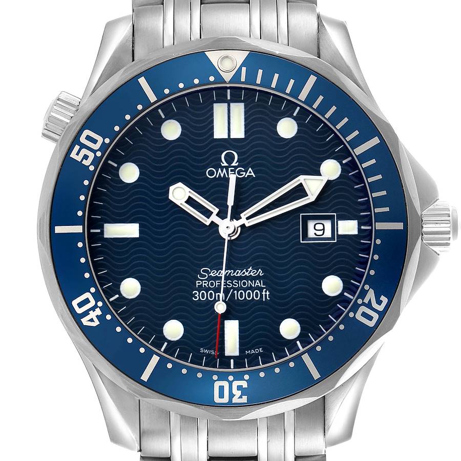 The image shows a front view of the Omega Seamaster model 2541.80.00, highlighting the blue dial, bezel, hands, bracelet, and the date window at 3 o
clock.