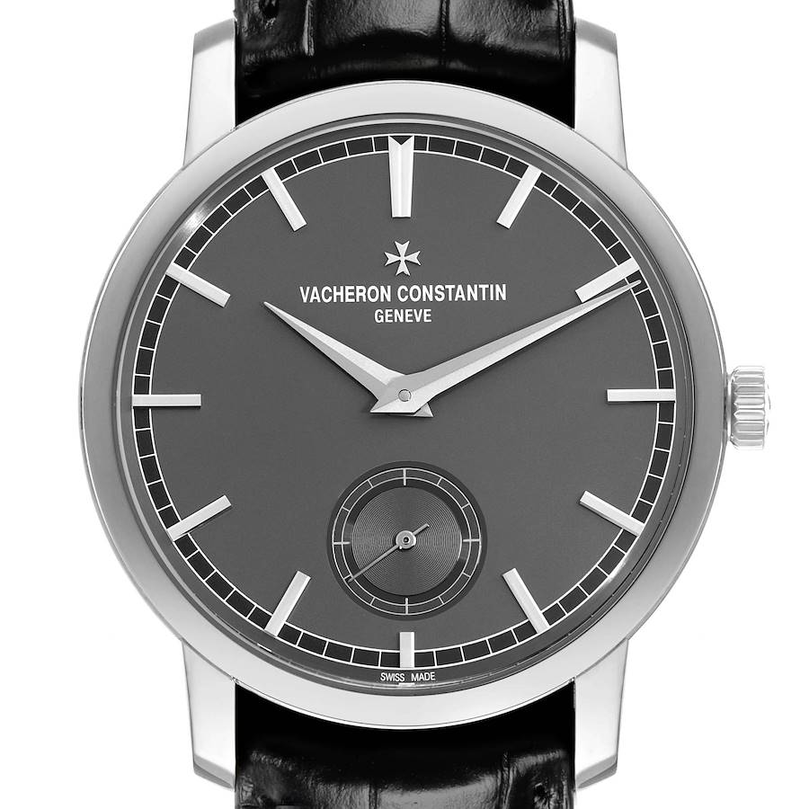 The image shows a front view of the Vacheron Constantin Traditionnelle model 82172 men
s watch, highlighting its face, hands, dial, and crown.