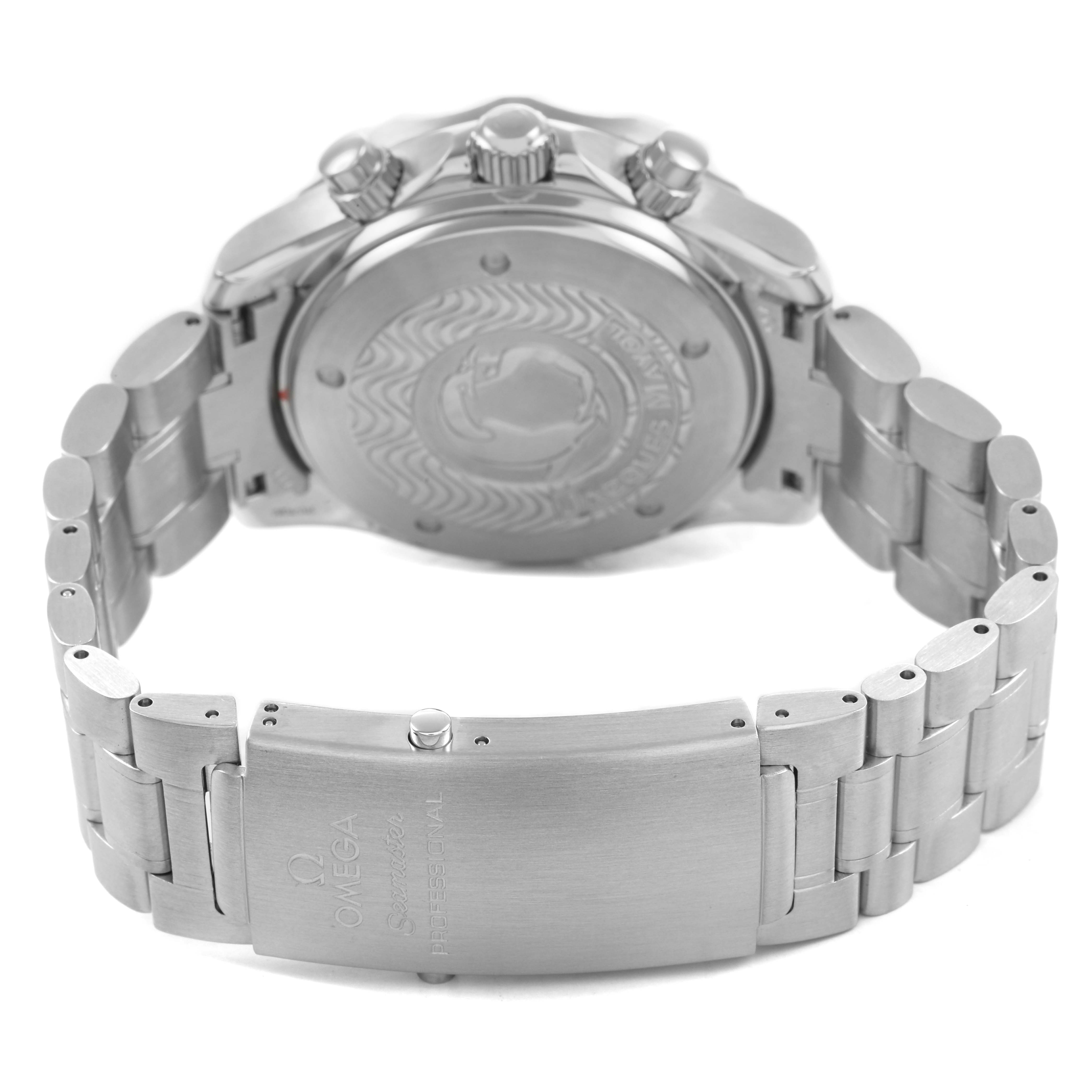 The image shows the back and clasp of the Omega Seamaster 2595.30.00 Men's Stainless Steel Silver Dial, highlighting the case back and metal bracelet.