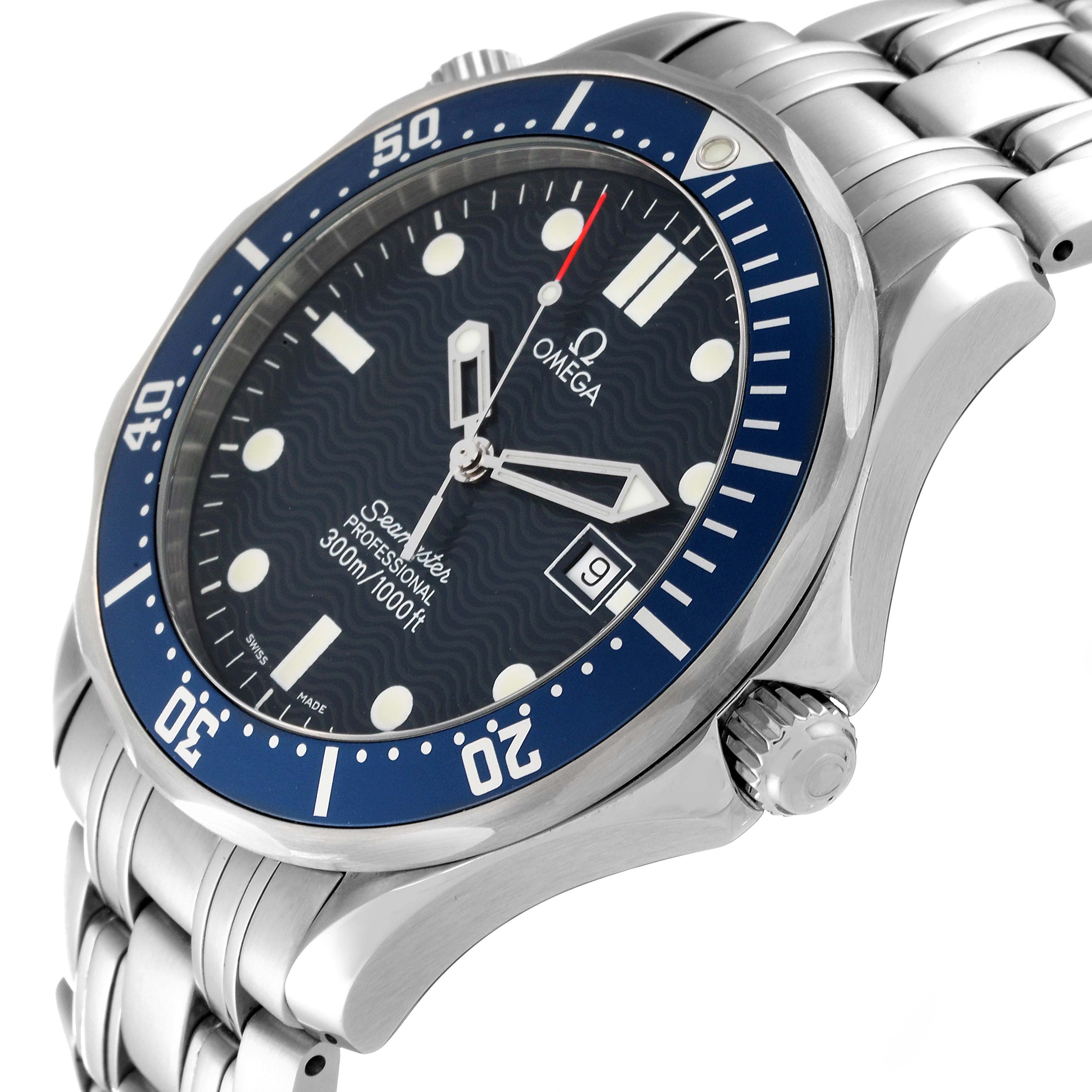 The image shows the Omega Seamaster 2541.80.00 Men
s Stainless Steel Blue Dial 2541.80.00 Men
s Stainless Steel Blue Dial watch at an oblique angle, highlighting its dial, bezel, crown, and part of the bracelet.